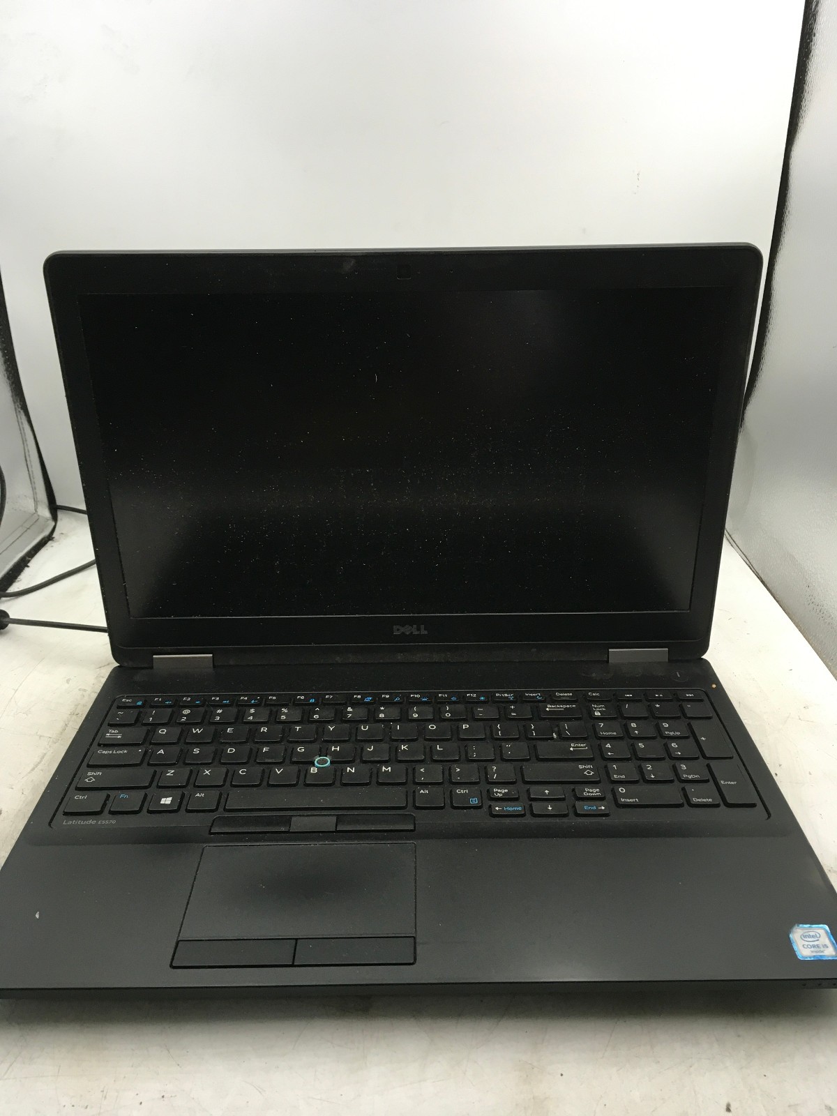 DELL LATITUDE E5570 – FOR PARTS/NO POWER – INTEL I5 6TH GEN – NO RAM – READ – BB