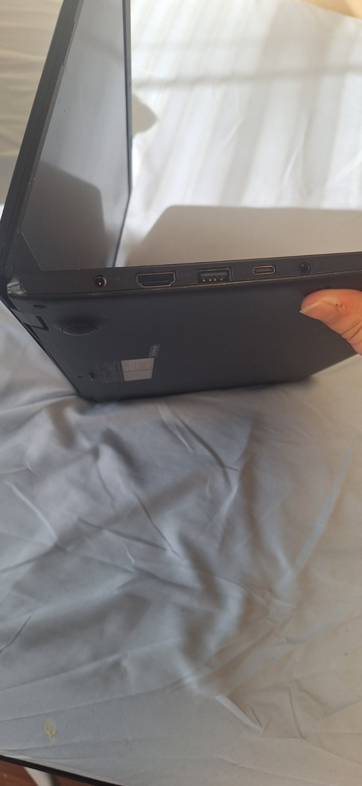 ASUS Vivobook Laptop E410K, Extremely Good Condition, with Original Charger