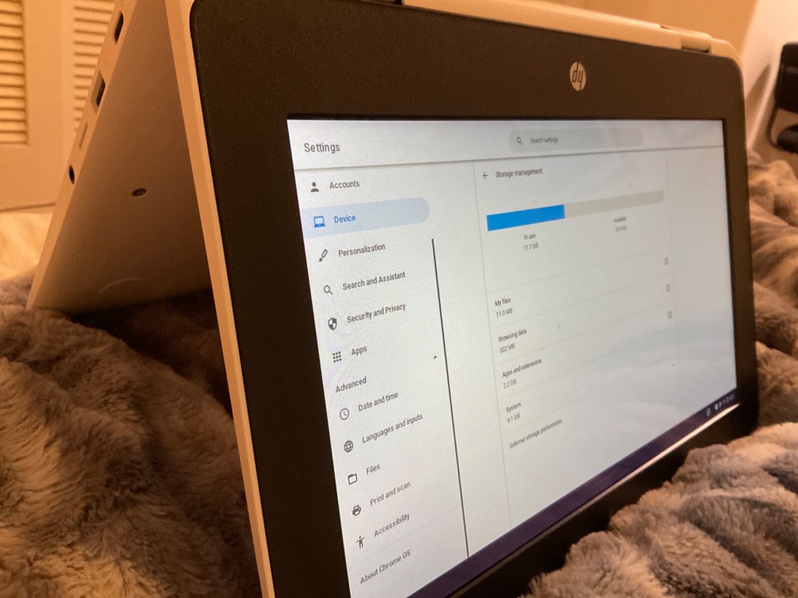 Barley used Chromebook hp x360 model 11 Color: White with a black trim GB:32