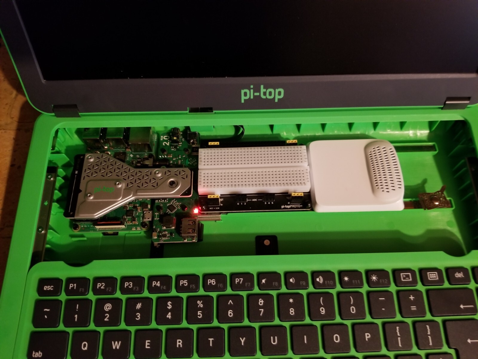 Pi-top Modular Laptop & Inventor Kit Raspberry Pi 3B+ Accessories Orig Box EUC