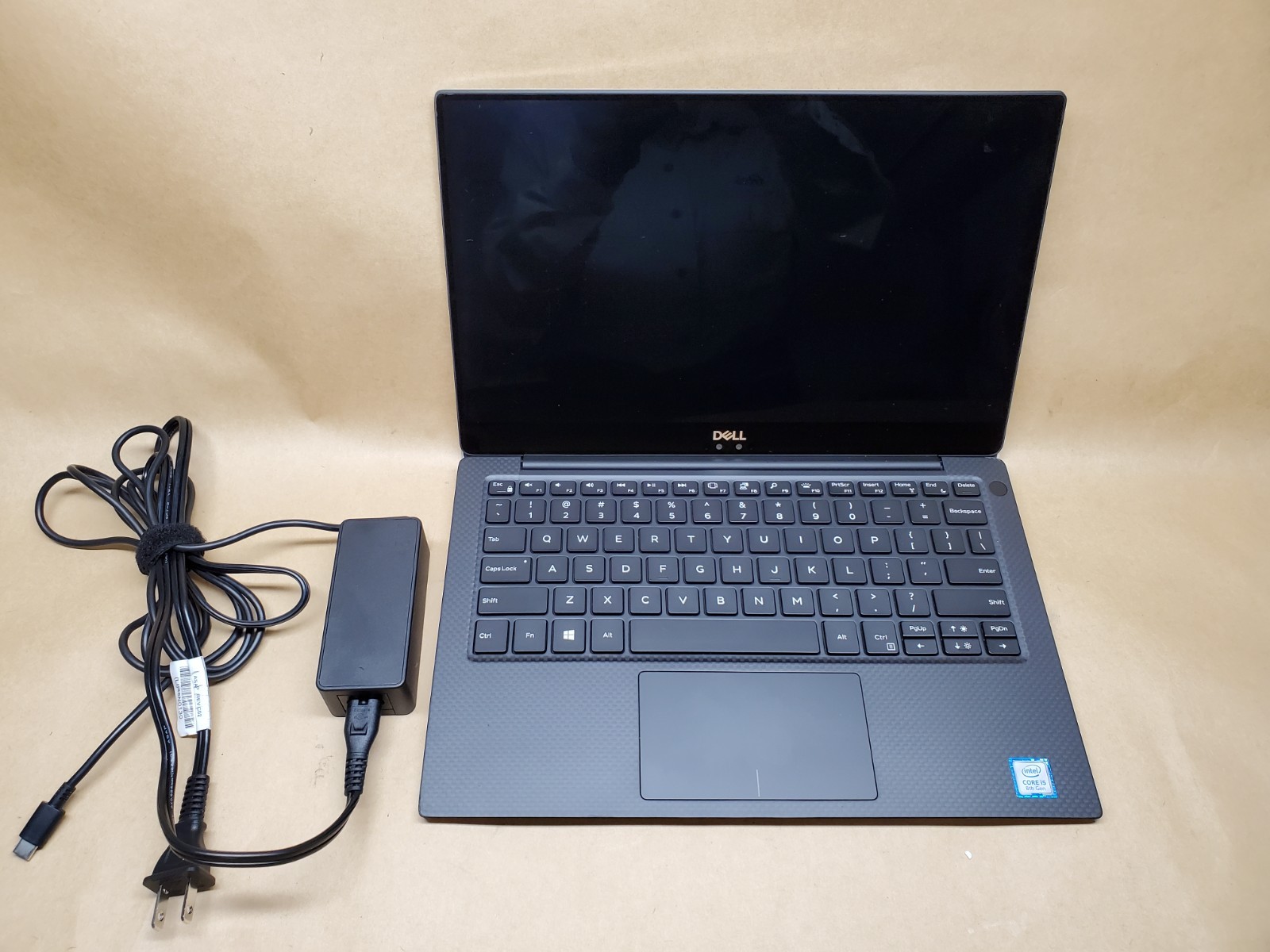 Dell XPS 9370 13.3″ i5-8250U 1.6Ghz, 128GB M2 SSD, 8GB RAM, FULL HD, Win 11 Pro
