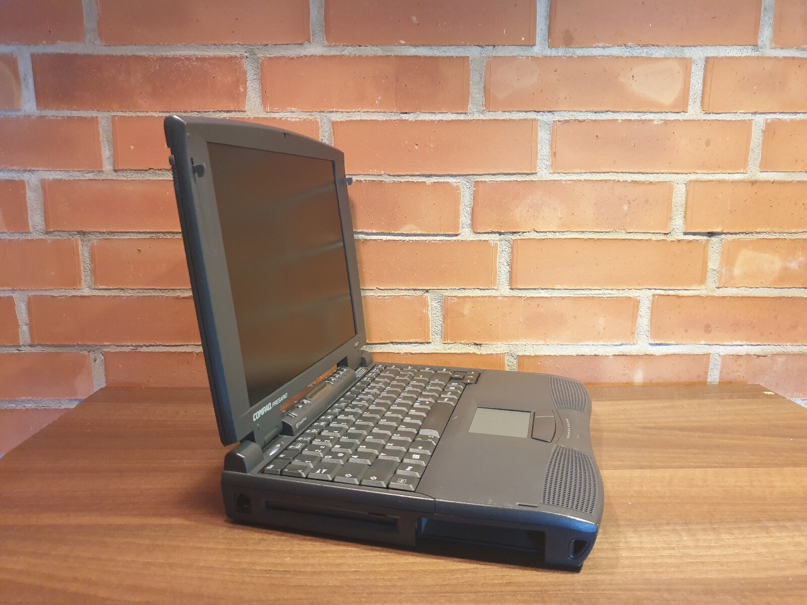 Compaq Presario 1207 – Rare Vintage Laptop Fully Functional