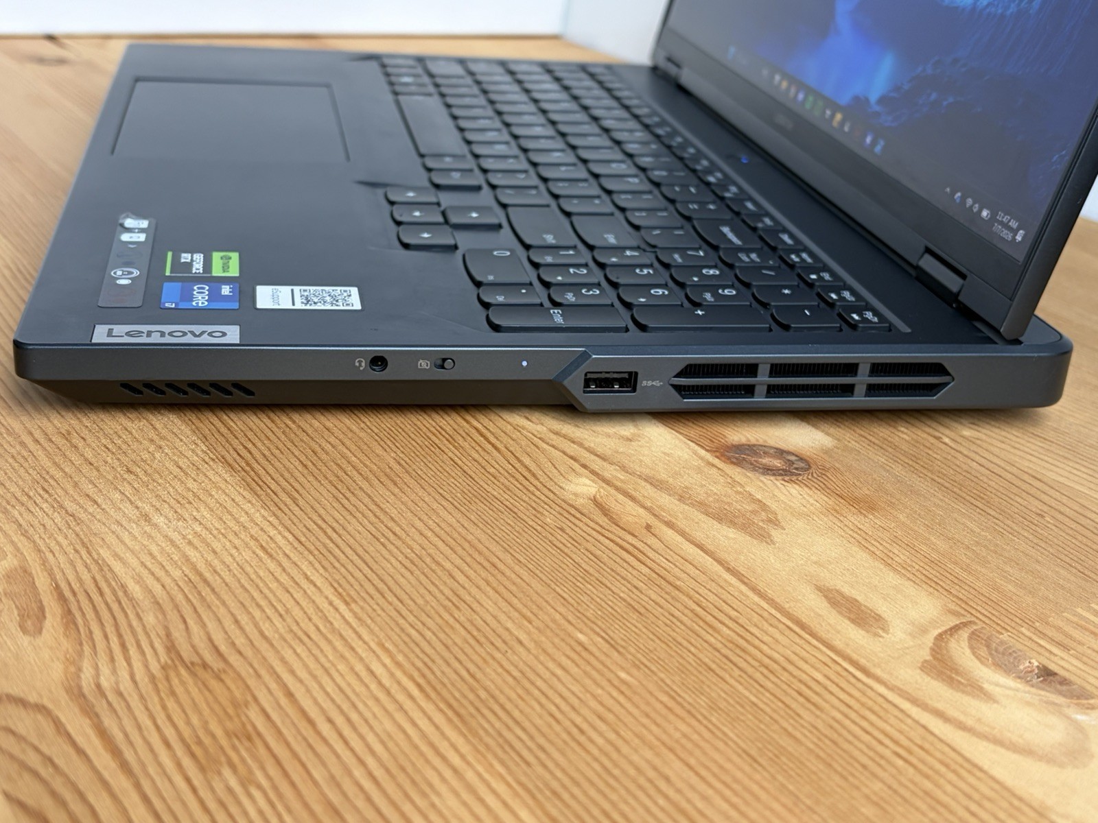 Lenovo Legion Pro 5 Gaming RTX 4070 i7-13700HX 16GB 1TB SSD 92% Batt 240HZ