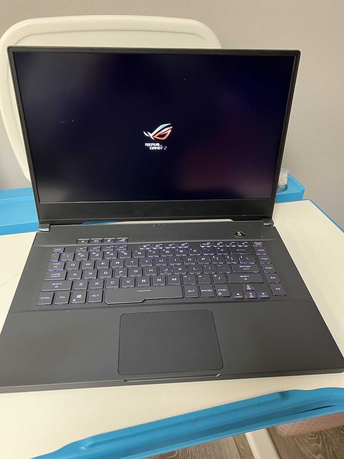 ASUS ROG Zephyrus M15 15.6″ (512GB, Intel Core i7 10th Gen., 16GB) Laptop – Gray