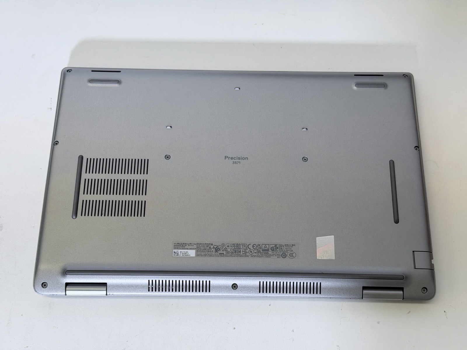 Dell Precision 3571 i5-12600H 12-Core 16GB 512GB 15.6″ WIn11P