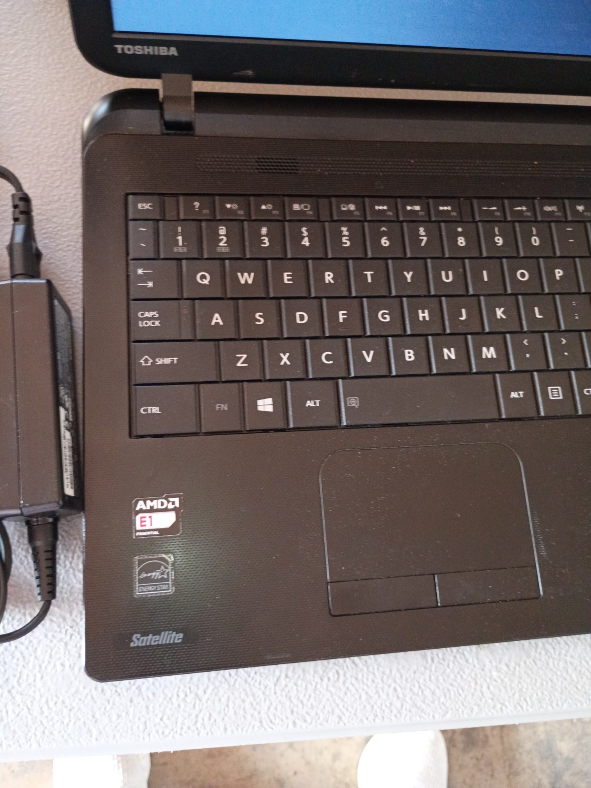 Toshiba Satellite C55-B5319 Laptop Intel Celeron N2840 @ 2.16 GHz 4GB 500GB HDD