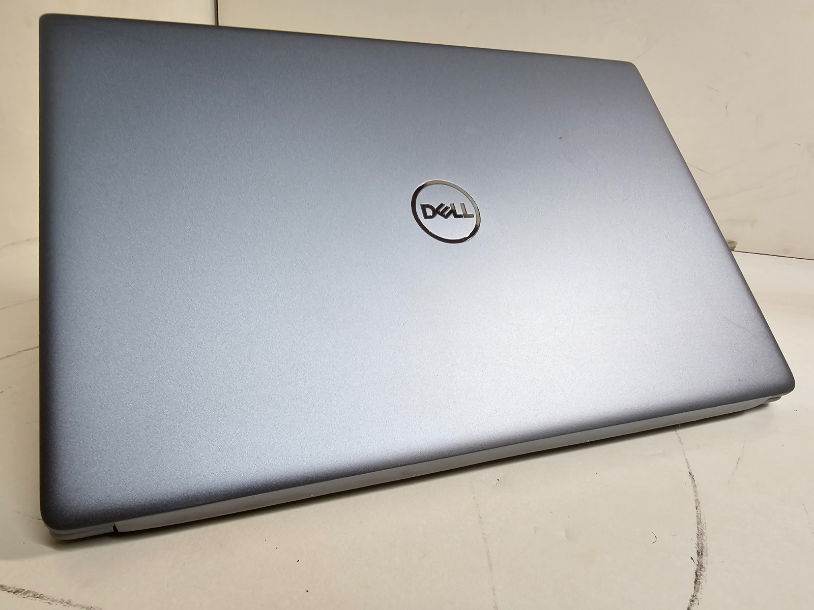 Dell Latitude 3301 Laptop – 1.8 GHz i7-8565U 8GB 256GB SSD Wi-Fi Cam 13.3″ – SP1