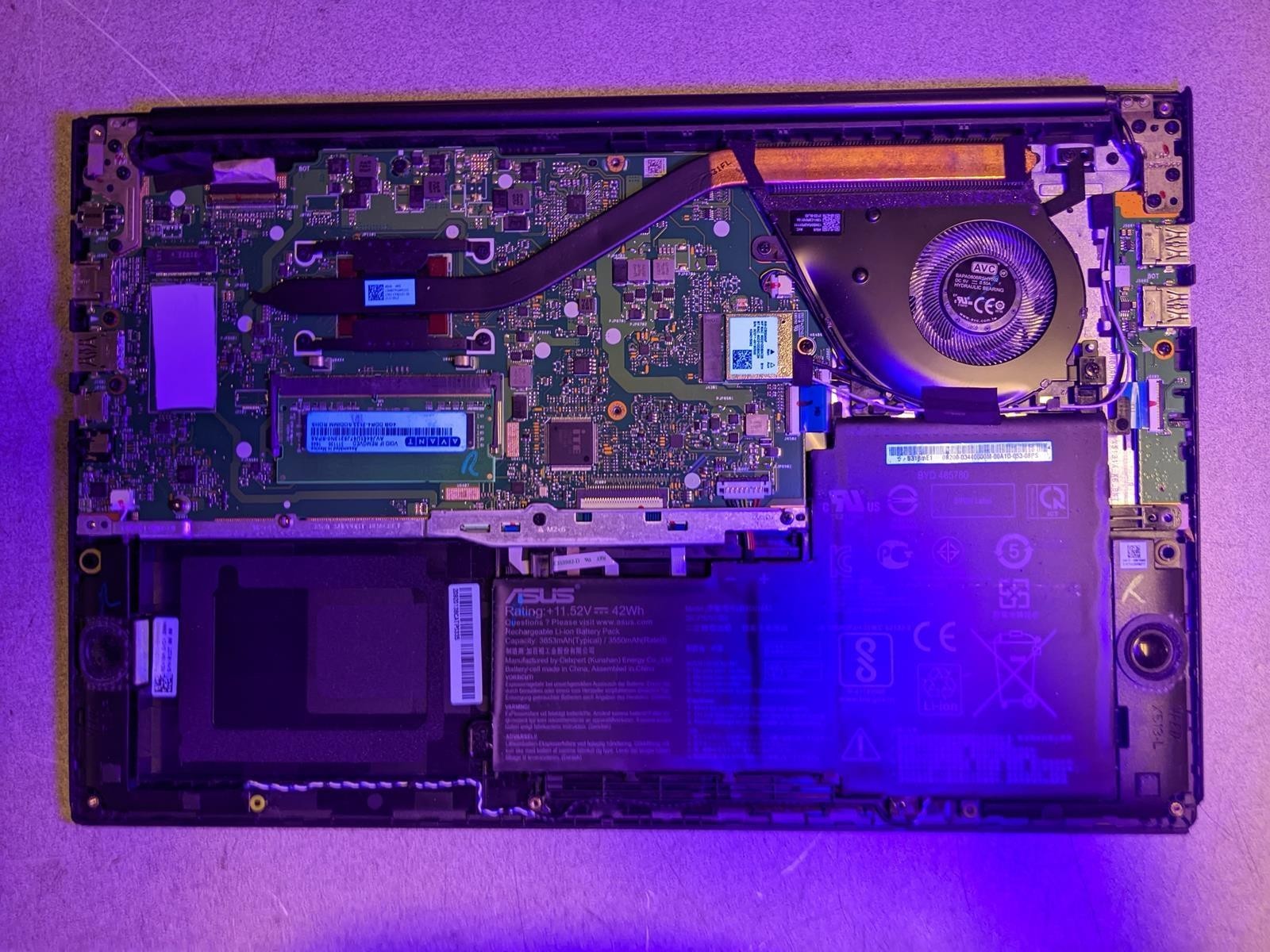 ASUS VIVOBOOK M513U AMD RYZEN 7 4700U @ 2.3GHz, 4GB RAM, NO HDD/OS – (FOR PARTS)