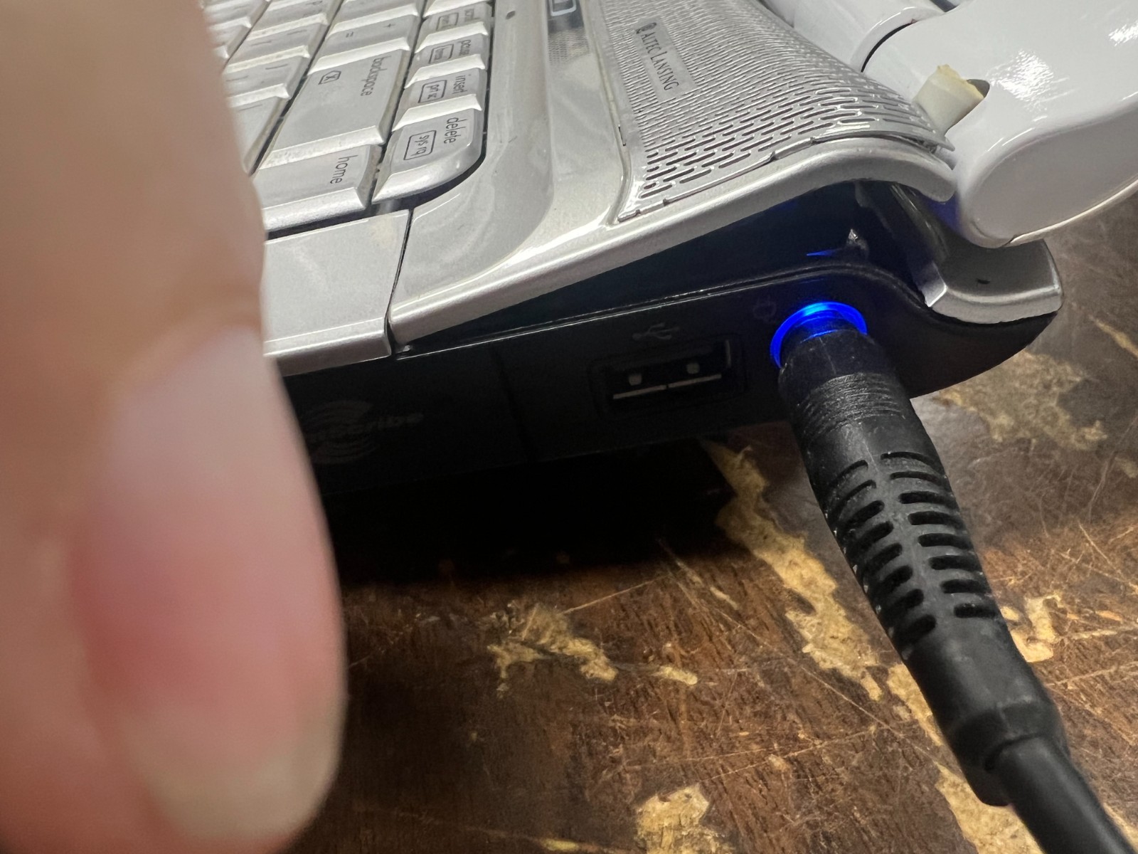 HP Pavilion DV6000 AMD Turion 64 X2 2GB No HDD No OS