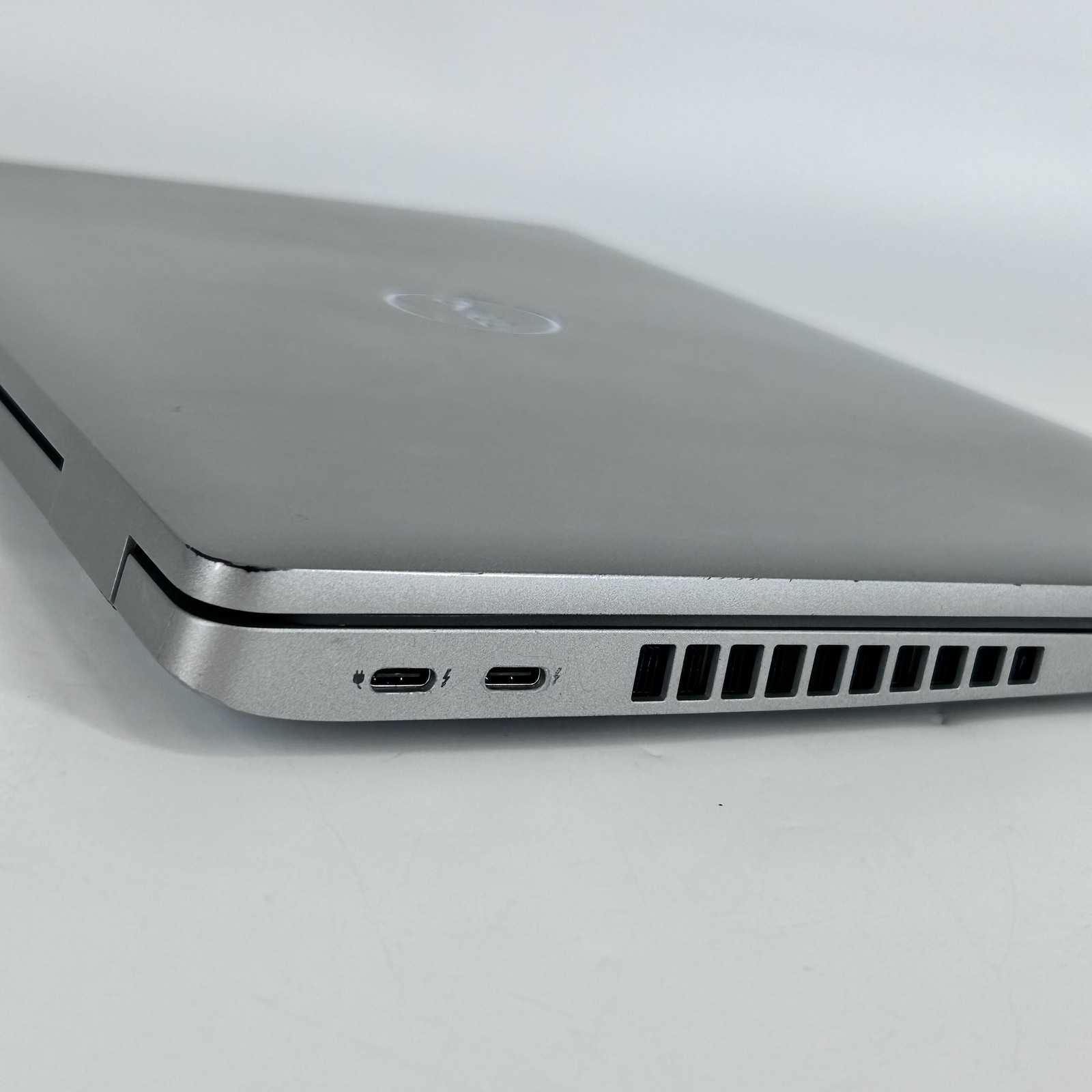 Dell Latitude 5520 15 FHD i5-1135G7 2.40GHz 16GB RAM 256GB SSD Good FRAME SPLIT