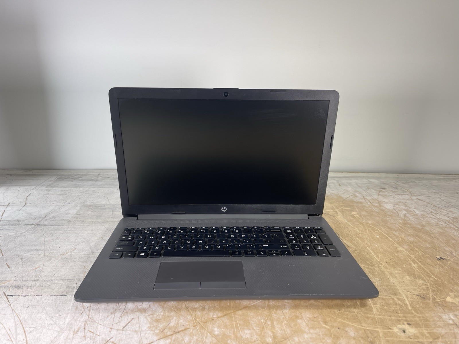 HP 250 G7 i5-1035G1 @ 1.0GHz, 16GB RAM, NO HDD/OS – (FOR PARTS)