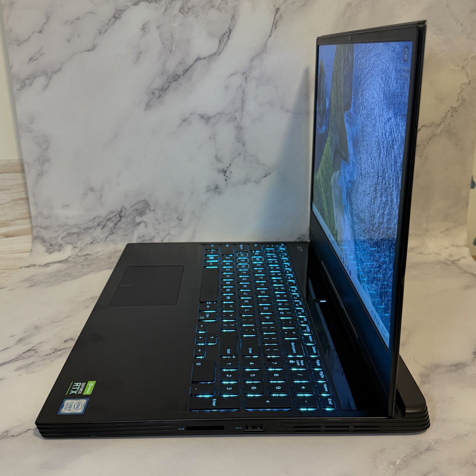 Dell G7 7590 Gaming Laptop FHD i7-9750H – 32GB RAM 512GB SSD GTX 2080 Max-Q GPU