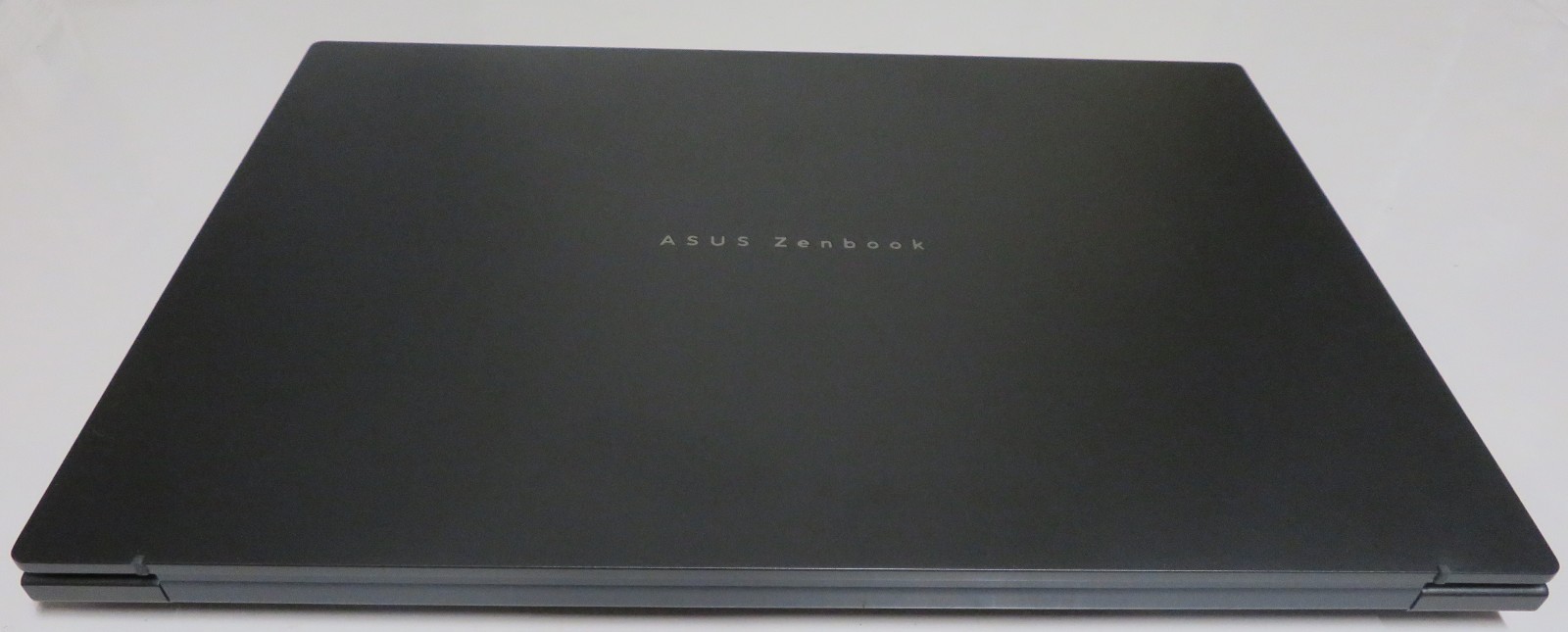 ASUS Zenbook 14 UX3405CA 14″FHD+ OLED Touch Laptop Core Ultra 9 32GB RAM 1TB