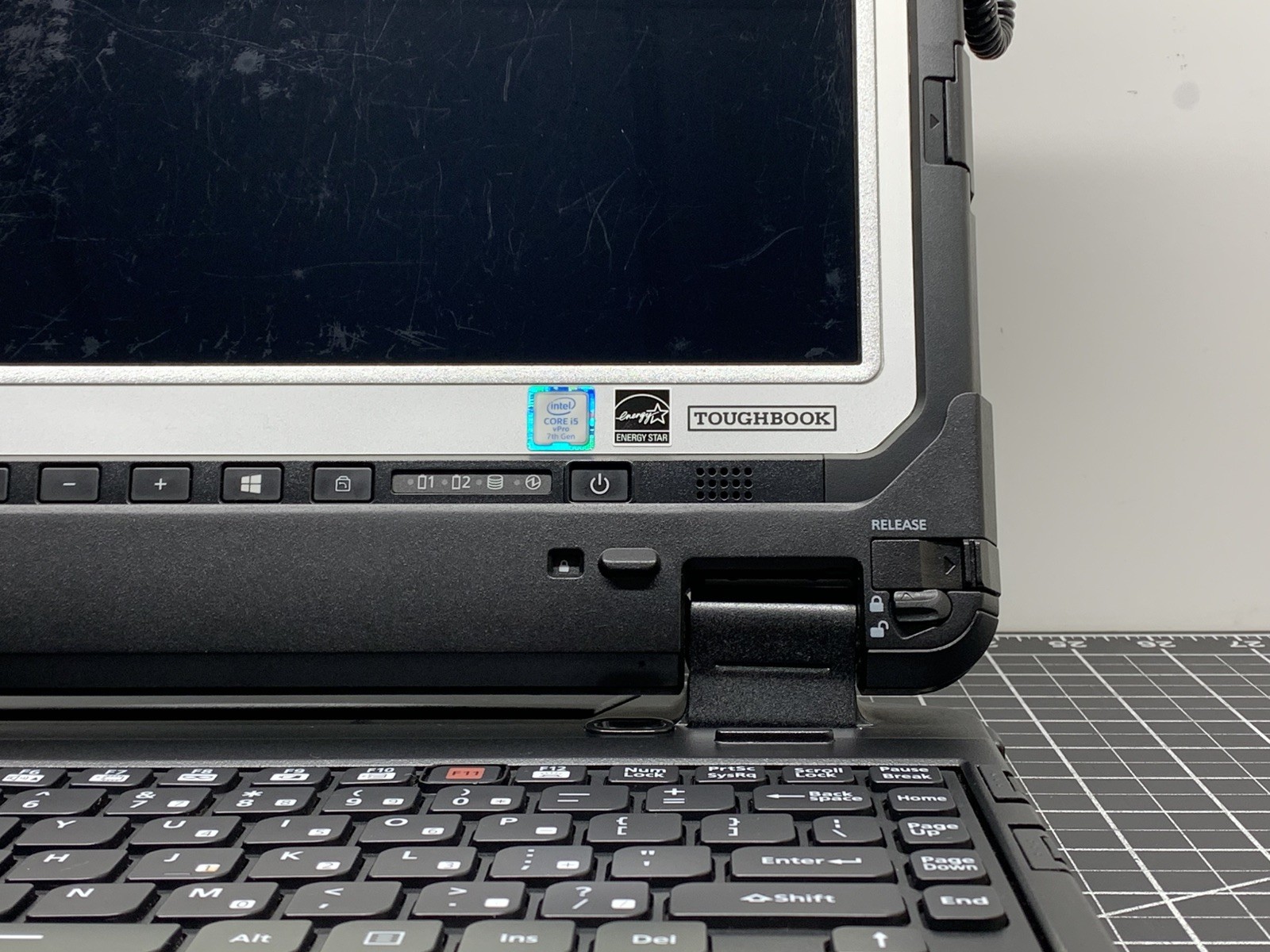 Panasonic Toughbook CF-33 Core i5 7th Gen | 16GB, NO SSD, Bios Locked | #P203