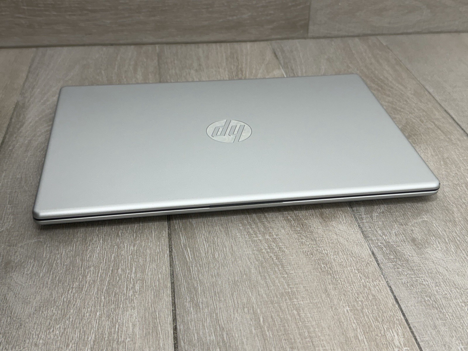 HP Laptop 14-em0349nr 14″ AMD Ryzen 3 7320U 4GB Ram 256GB NVMe Excellent