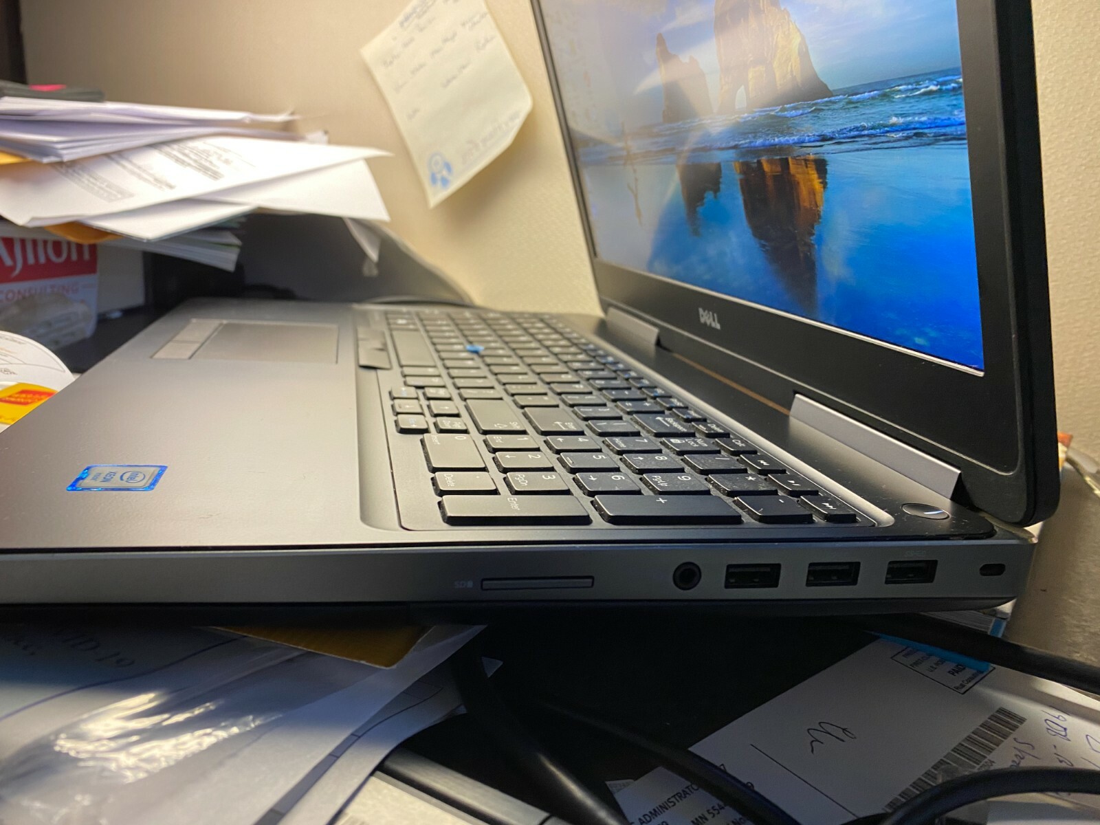 Dell Precision Laptop 7510 Xeon 32GB RAM 400 GB SSD MS Win10 Pro 15.6″ w/dock