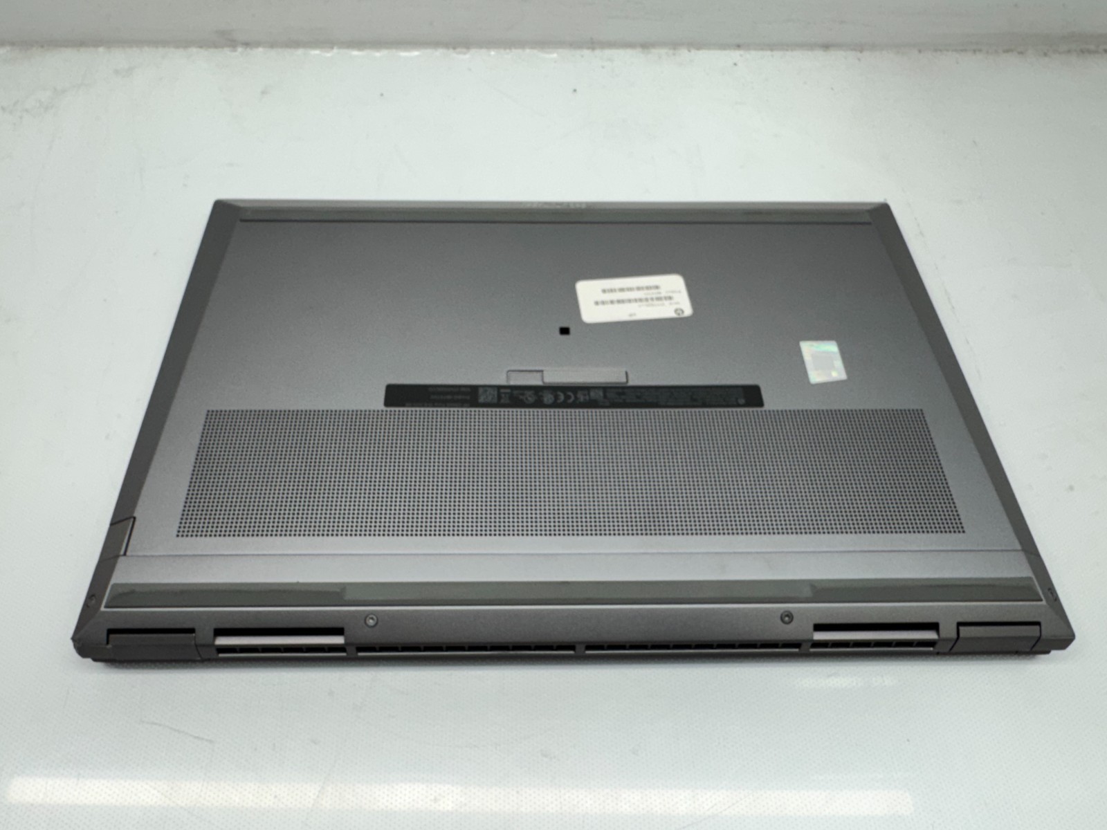 HP Zbook Fury G8 Intel i7-11850H@2.2GHz 16G 256 SSD T1200 NO/AC *READ*