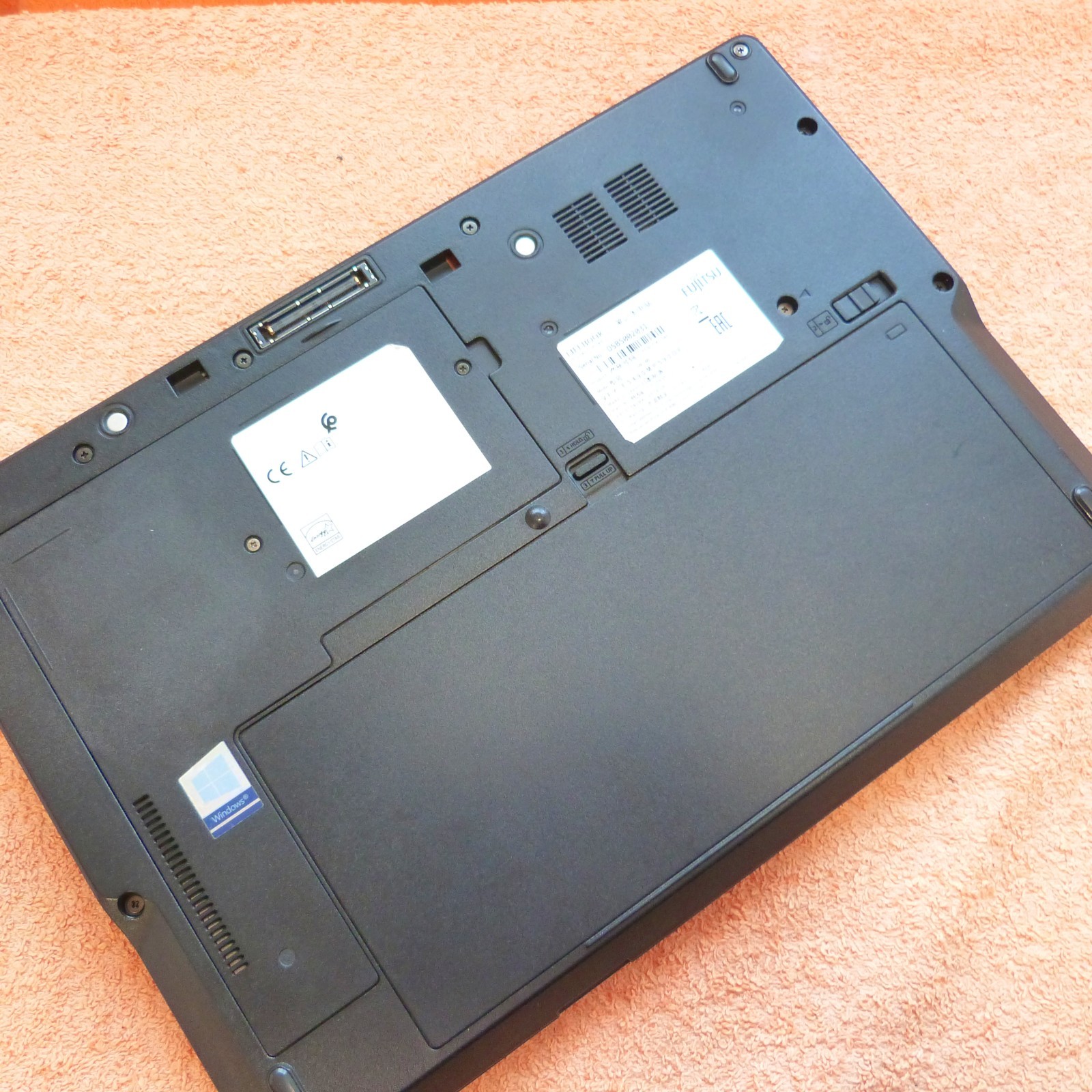 Fujitsu E549 14″ FULLHD l 16GB RAM NEW l 512GB SSD Windows 11 l USBC 8Gen i5