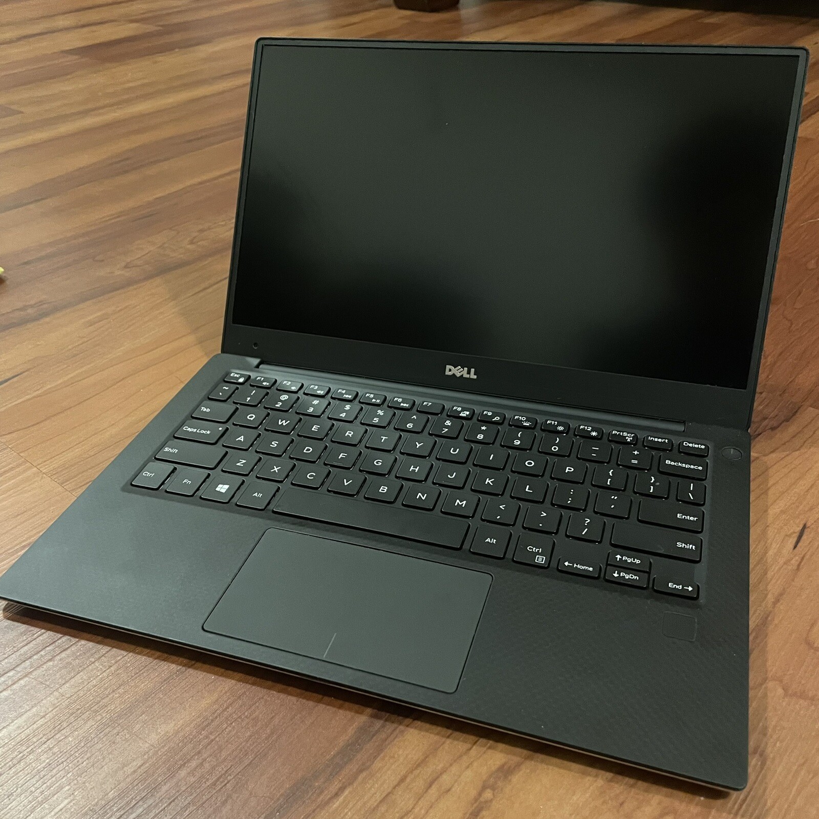 Dell XPS 13 9360 13.3″ 3200×1800 Screen, i7-7500U, 16GB RAM, 1TB SSD QHD+