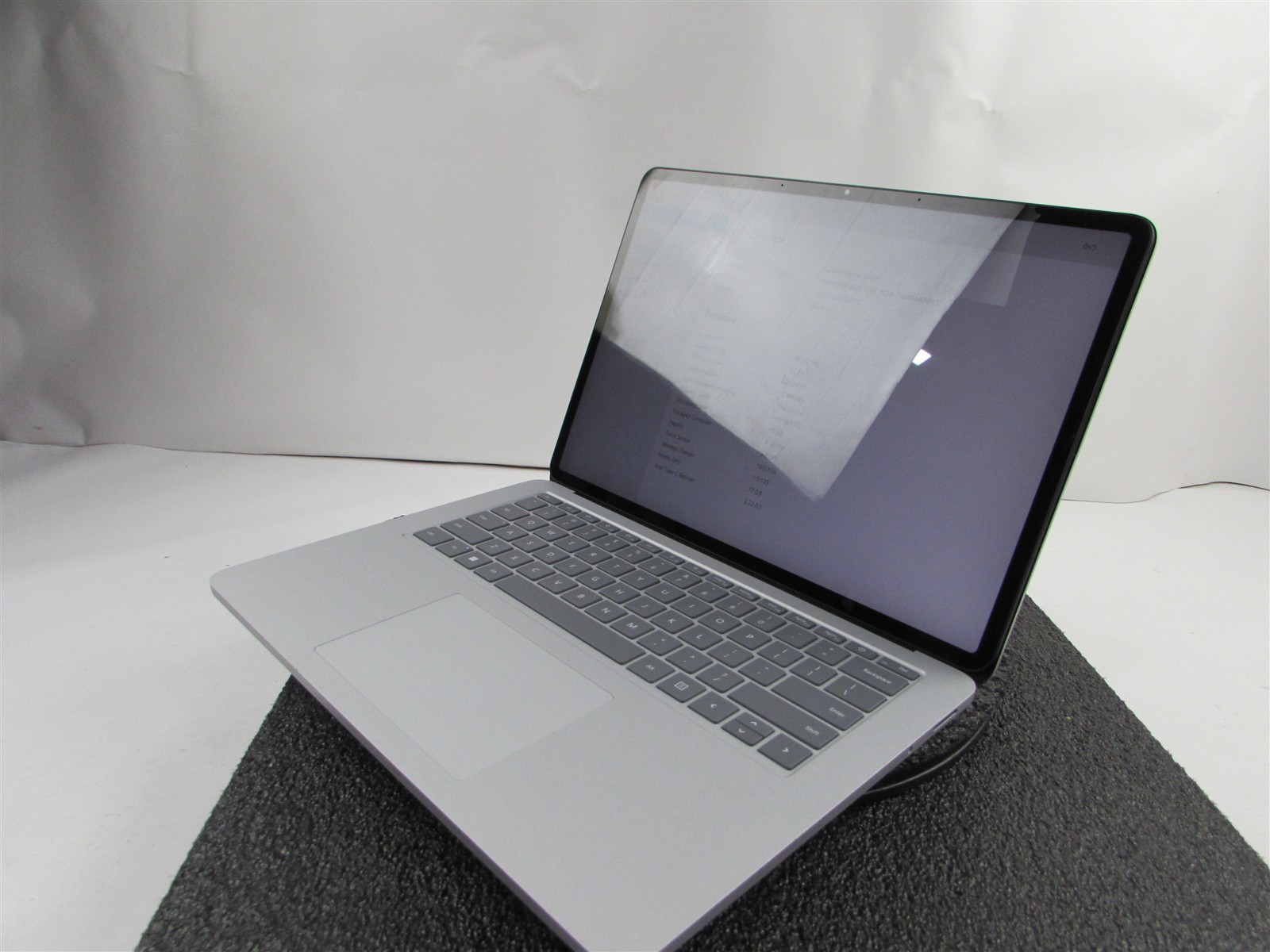 Microsoft Surface Laptop Studio 1964 i7-11370H 1TB SSD 32GB RTX A2000 *No A/C*