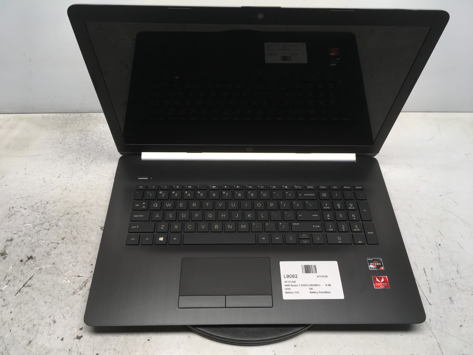 HP 17-CA1 AMD Ryzen 3 3200U 2600MHz 8 GB NO HDD