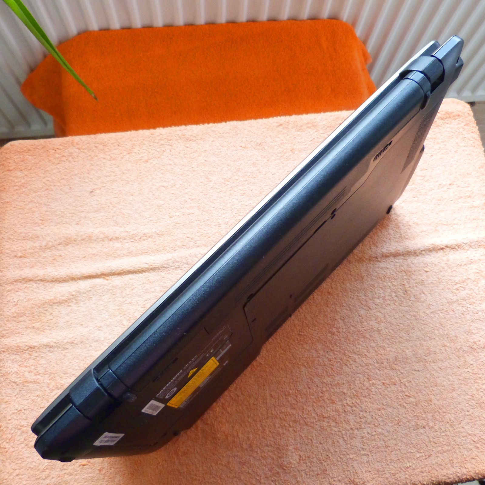 Medion E6240T 15″ TOUCH Widescreen l Windows 11 SSD I DOLBY SOUND I HDMI