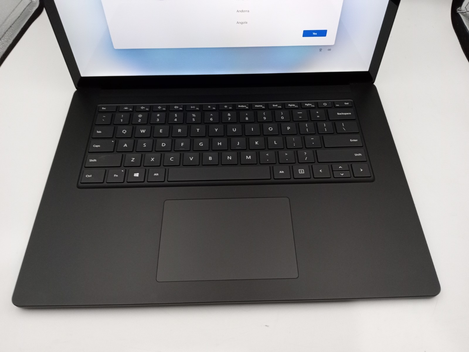 Microsoft Surface Laptop 4 1979 15″ Intel Core i7-1185G7 16GB 256GB Windows 11