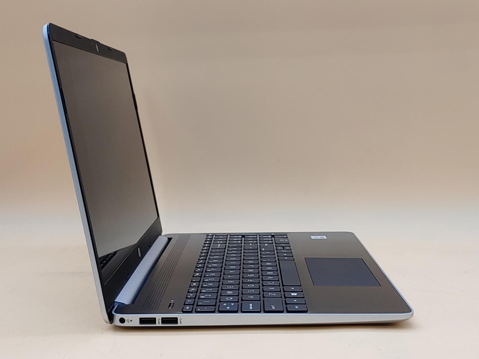 HP Notebook 15-dy1076nr 15.6″ i5-1035G1 *NO RAM/NO SSD/NO AC* **CRACKED SCREEN**
