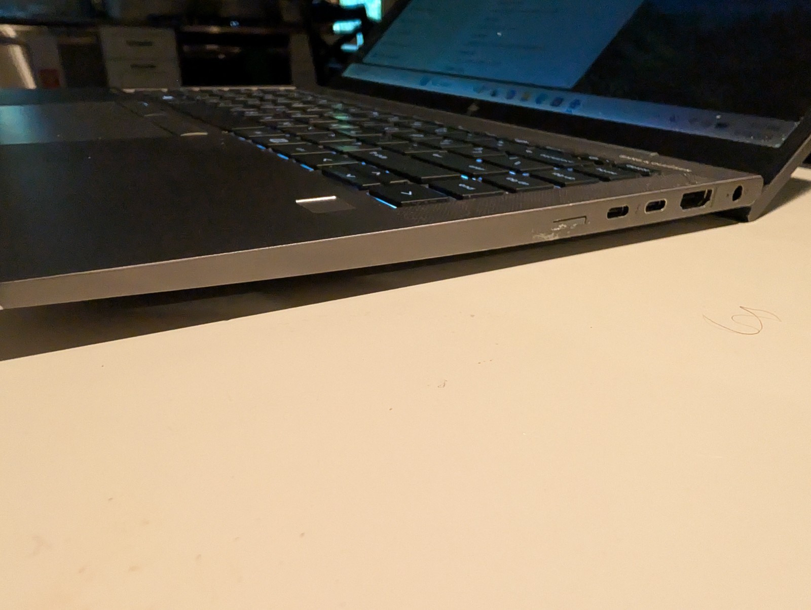 HP ZBook FireFly 14 G8 14″ i5-1145G7 2.60GHz 16GB RAM 256GB M.2 SSD WIN11