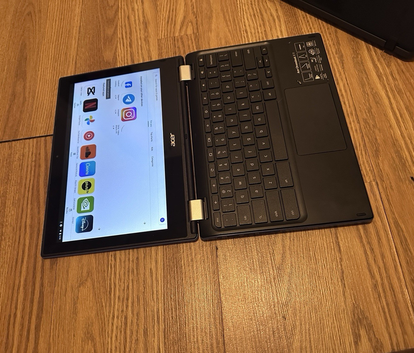 Acer TravelMate 1 B 11.6″ 2-in-1 Touchscreen Win Intel Celeron 4GB 32GB