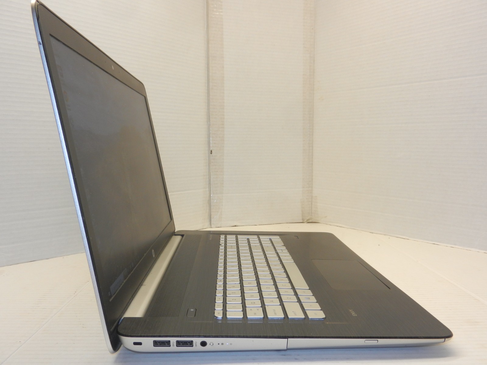 HP ENVY 17T-N100 17.3 COREi7-6700HQ@2.6GHz 16GB RAM 2TB HDD WINDOWS 10