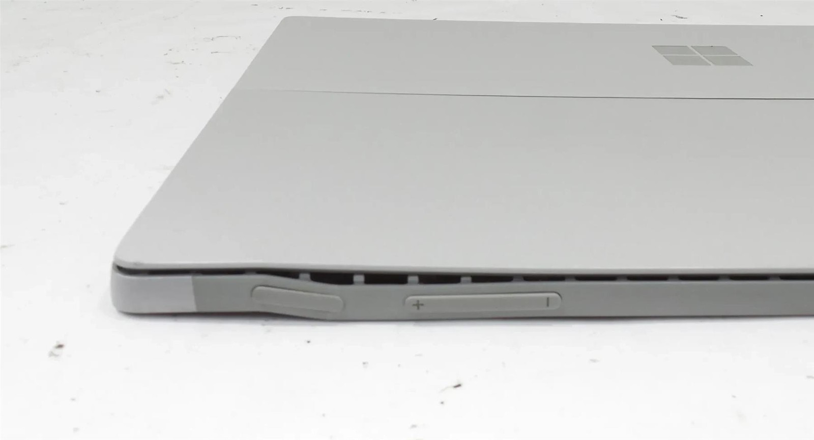 Microsoft Surface Pro 7 1866 Core i5-1035G4 1.1GHz 16GB 256GB – cracked screen