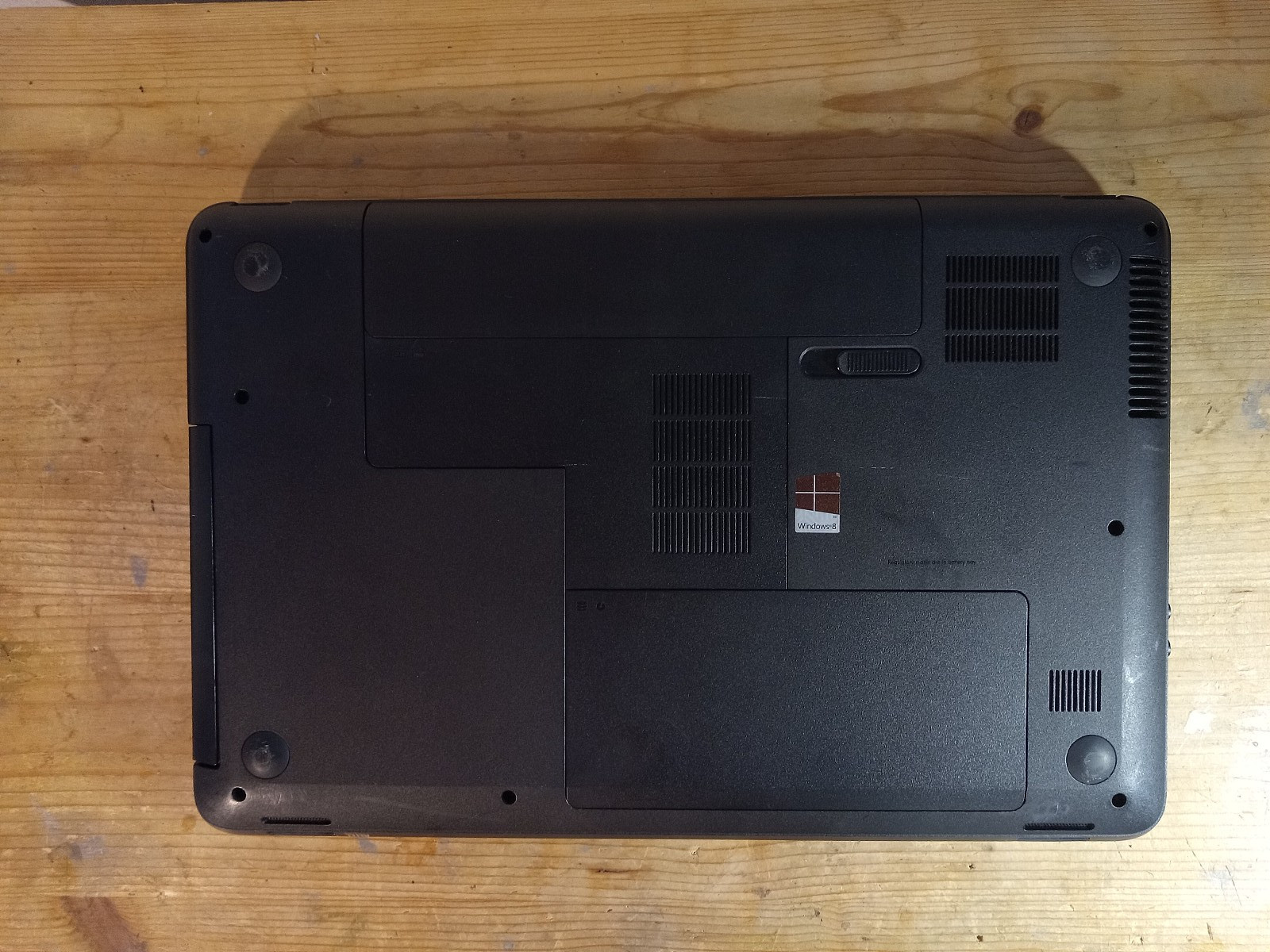 HP 2000 Notebook Laptop, i7 3740QM 2.7 GHz, 8GB RAM, Win10 Pro, 256 GB SSD