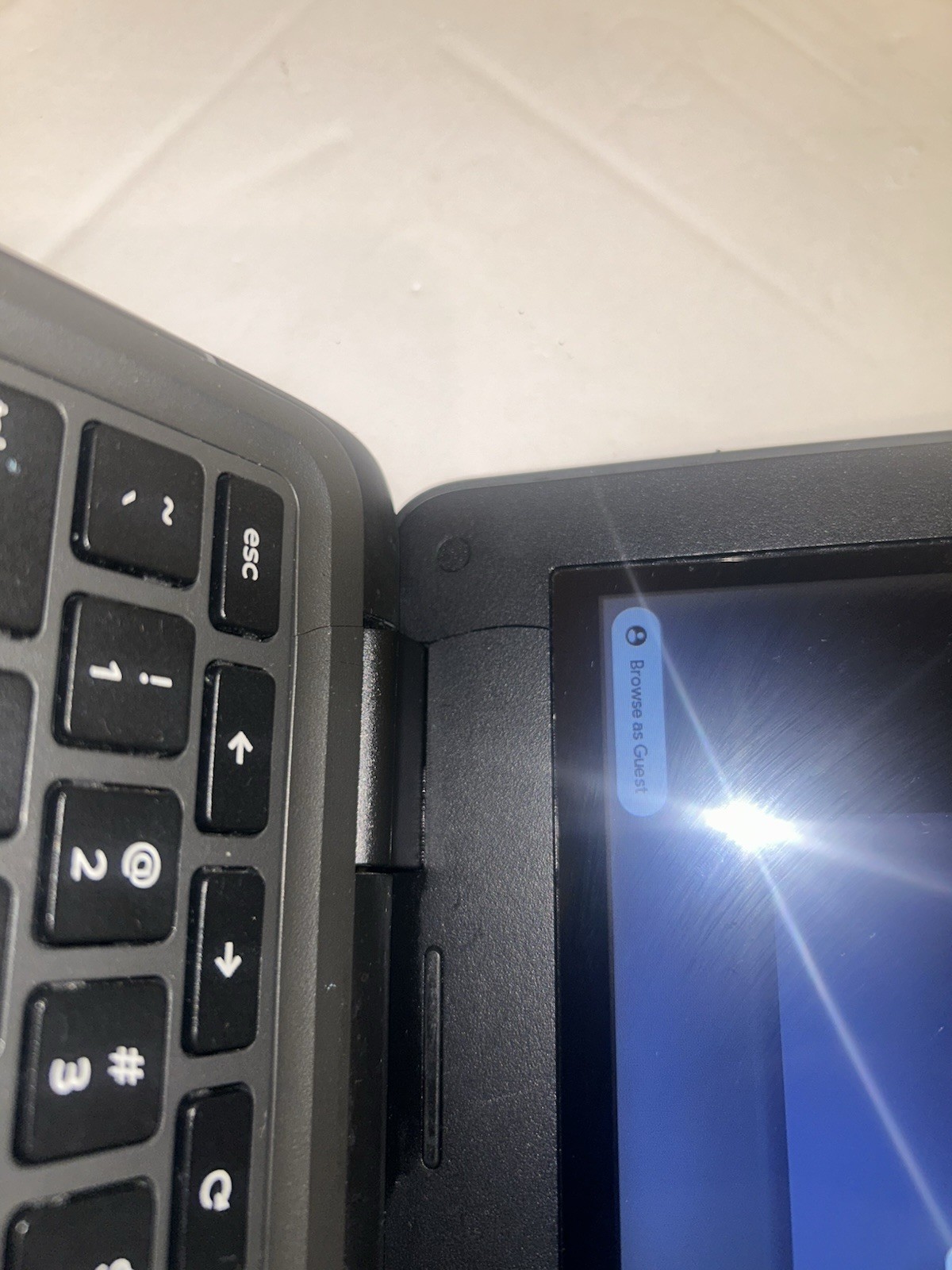 Dell Chromebook ,Celeron, 4GB RAM, 32GB, ChromeOS) touch Beezel detail