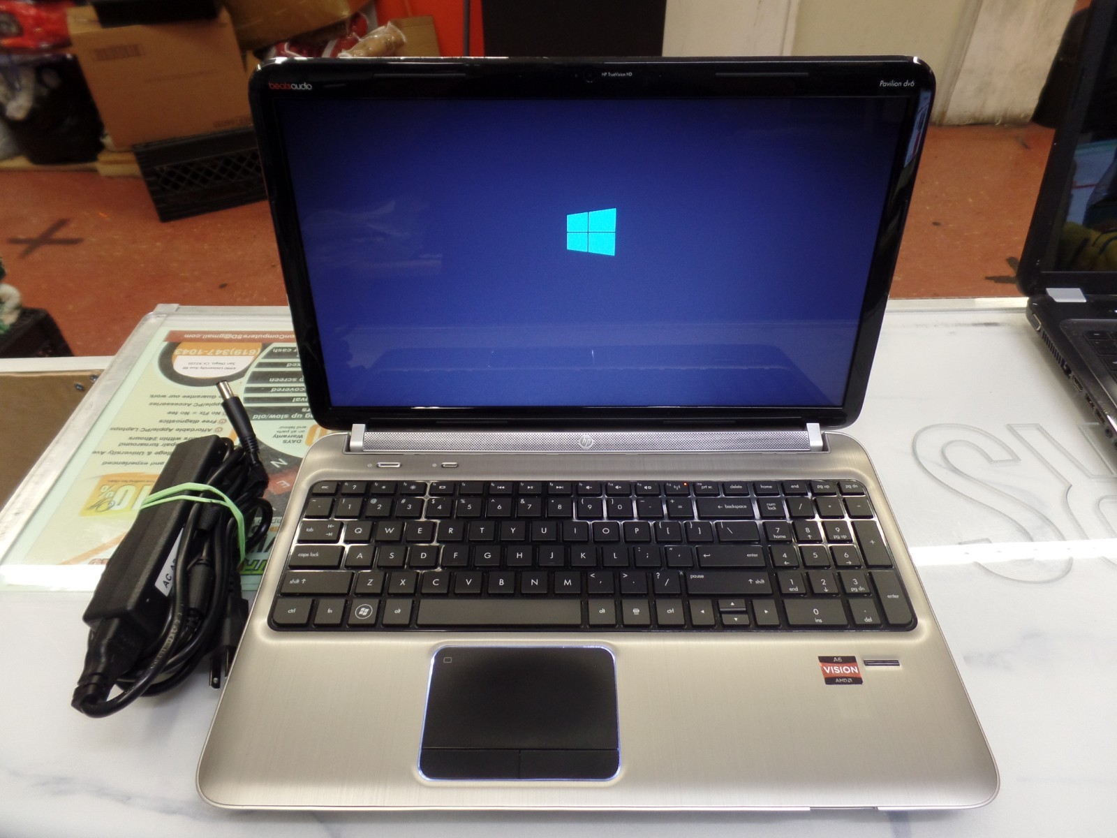 Brushed Aluminum 15″ HP Pavilion DV6-6123cl 1.40GHz Amd A6 6GB 500GB win10 DVD