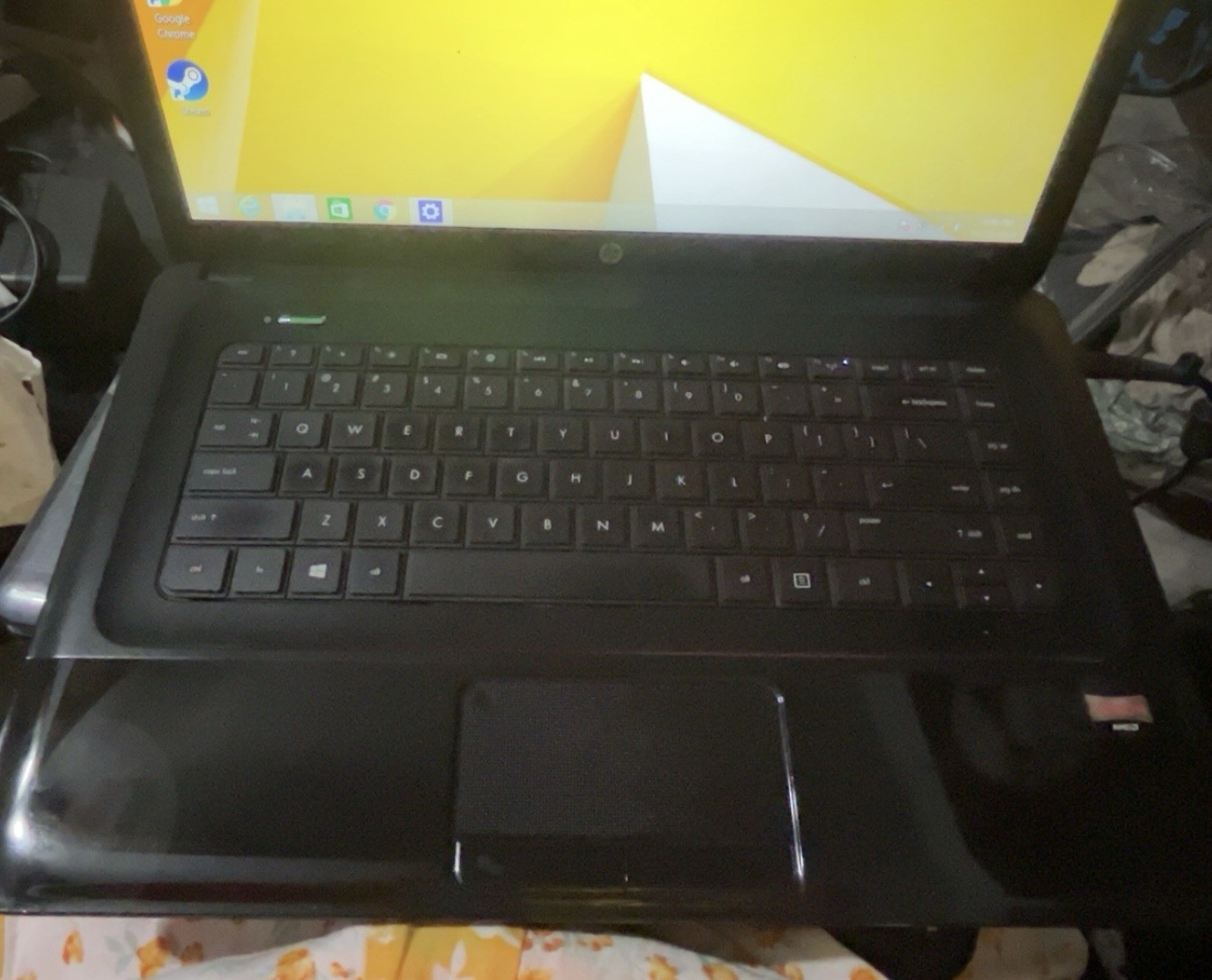HP 2000 15.6″ Laptop AMD E-Series 4GB RAM 500GB HDD Windows 8 Black