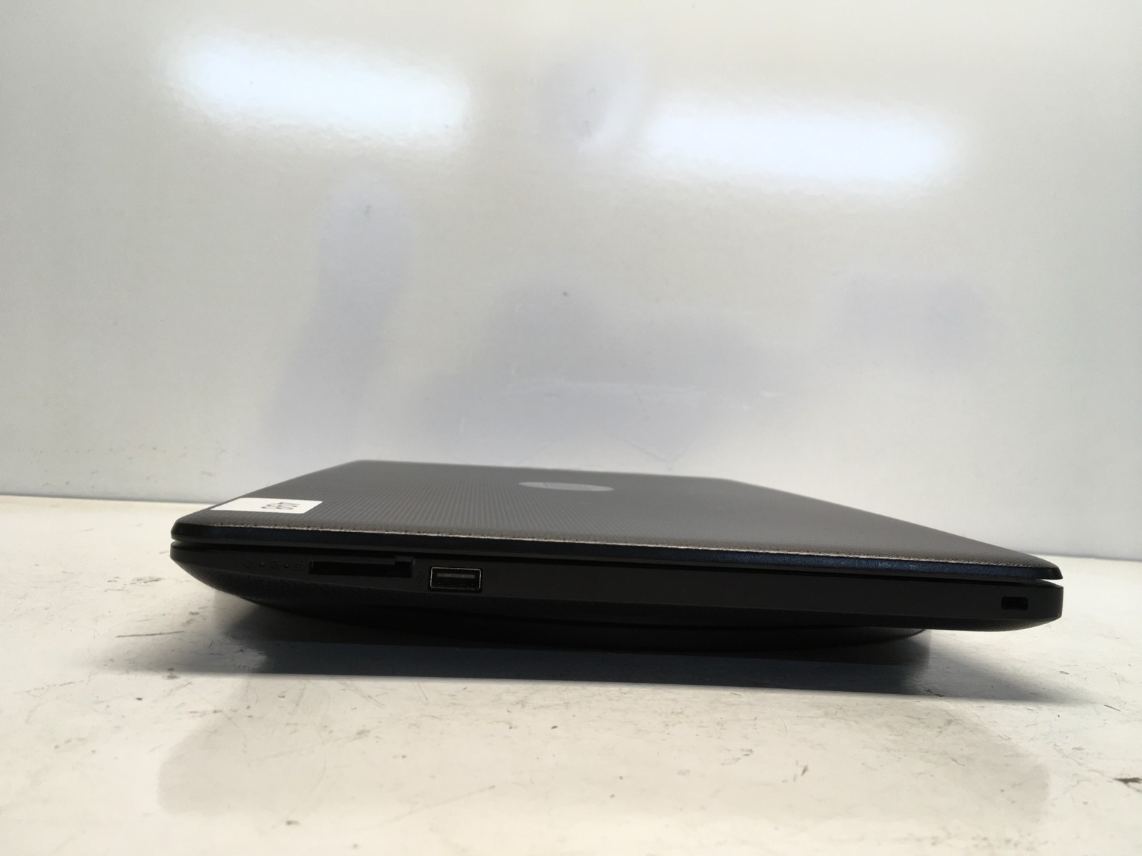 HP 15-DB1032NR AMD Ryzen 3 3200U 2600MHz 4 GB NO HDD/Battery