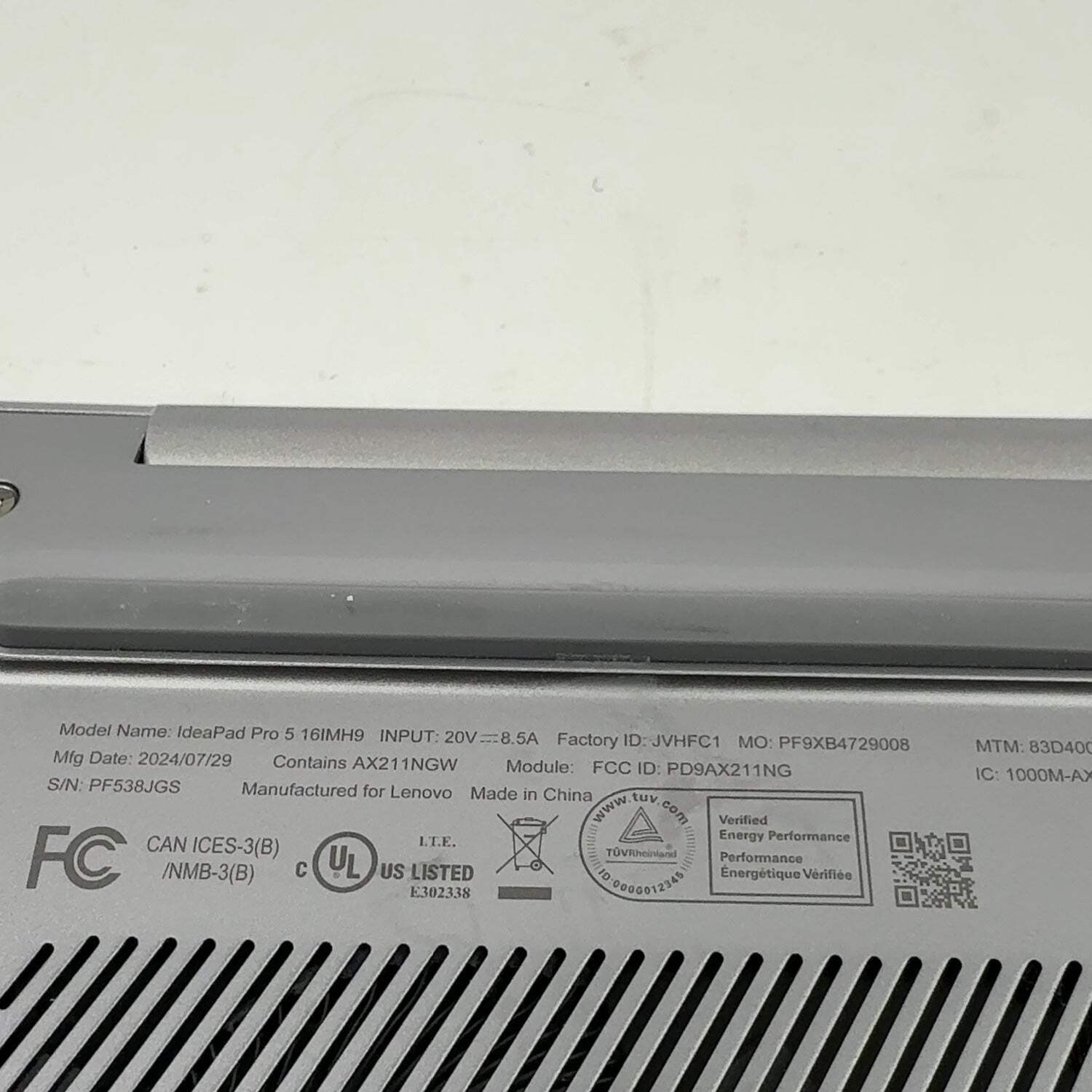 Lenovo IdeaPad Pro 5 16″ OLED Ultra 9 185H 32GB RAM 1TB SSD RTX 4050