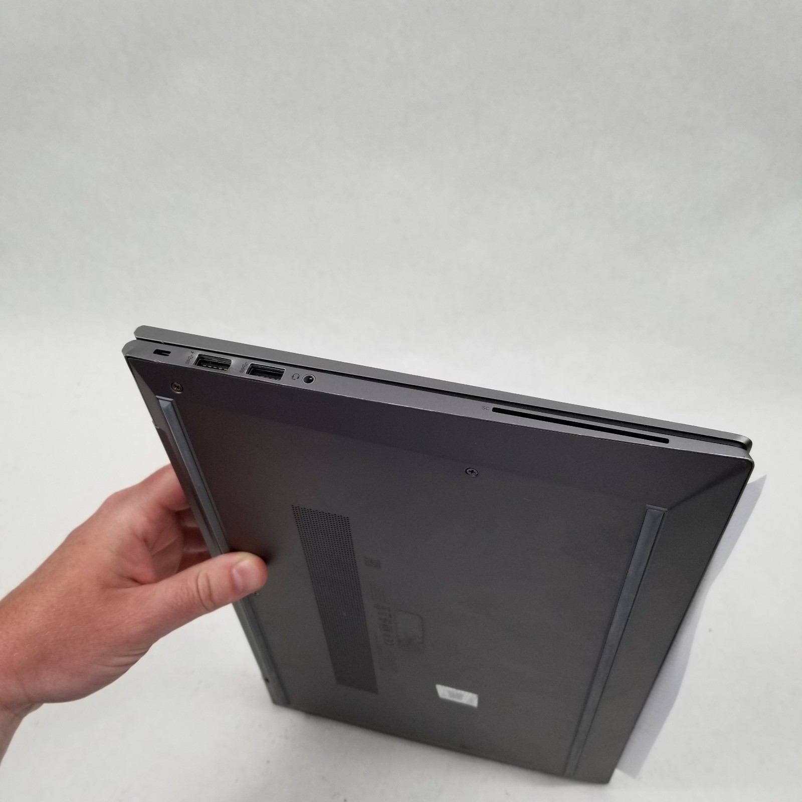 HP Zbook Firefly 14 G8 14″ Intel Core i5-1145G7 2.60GHz 16GB DDR4 512GB SSD