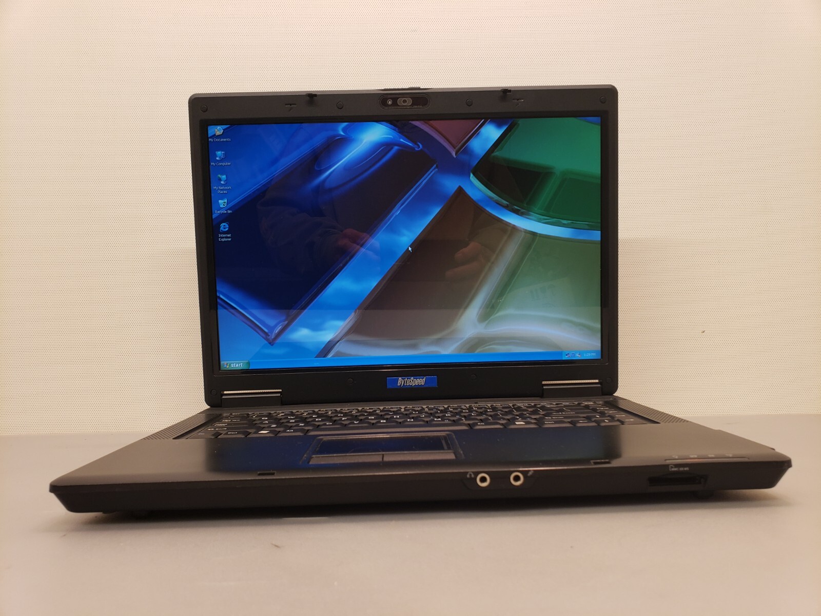 ByteSpeed Laptop Z96Fm 1.66GHz 2GB RAM 100GB 15.6″ Wide Glossy WinXP – Clean