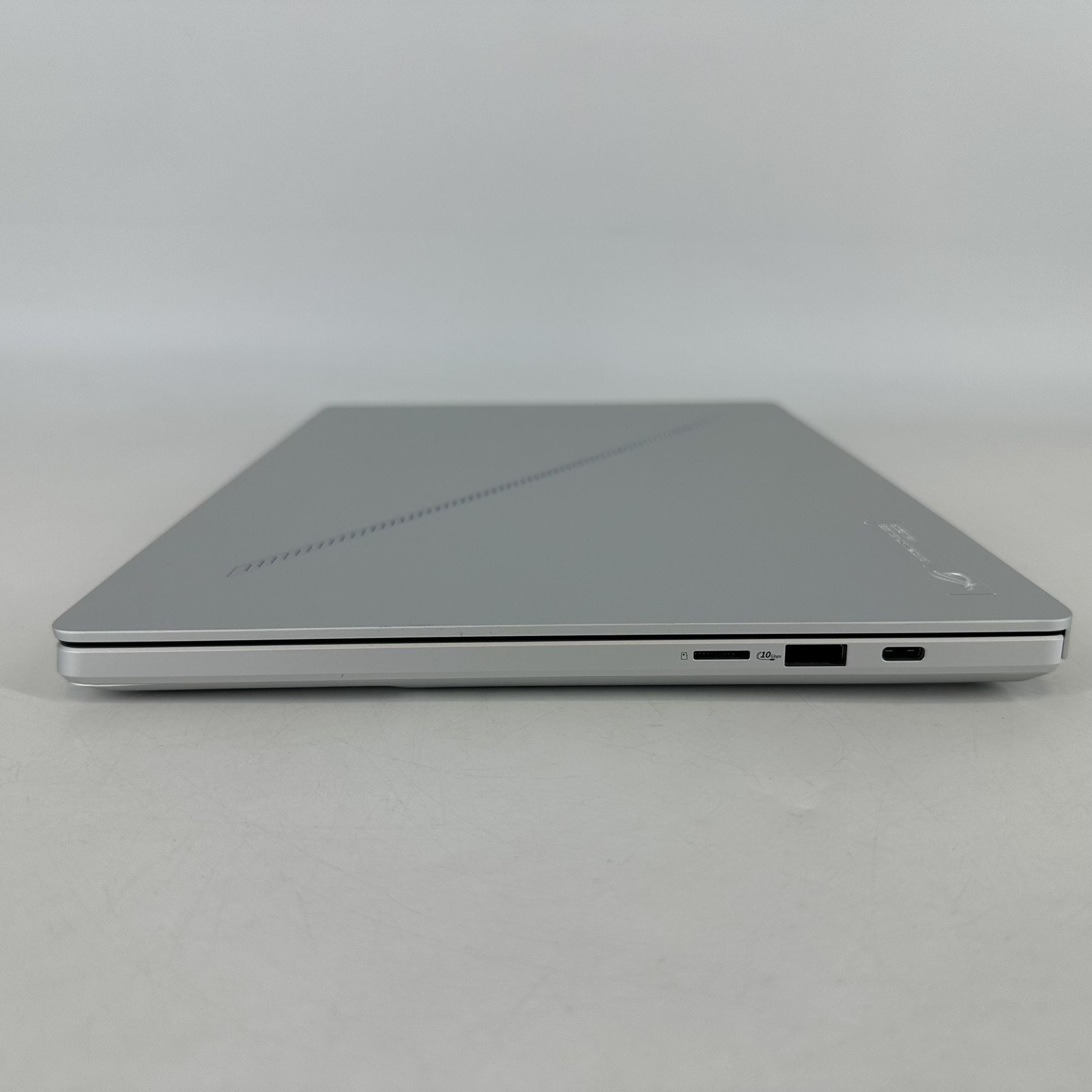 Asus ROG Zephyrus G14 GA403 14 QHD+ 2.0GHz Ryzen AI 9 HX 370 32GB 2TB RTX 5080