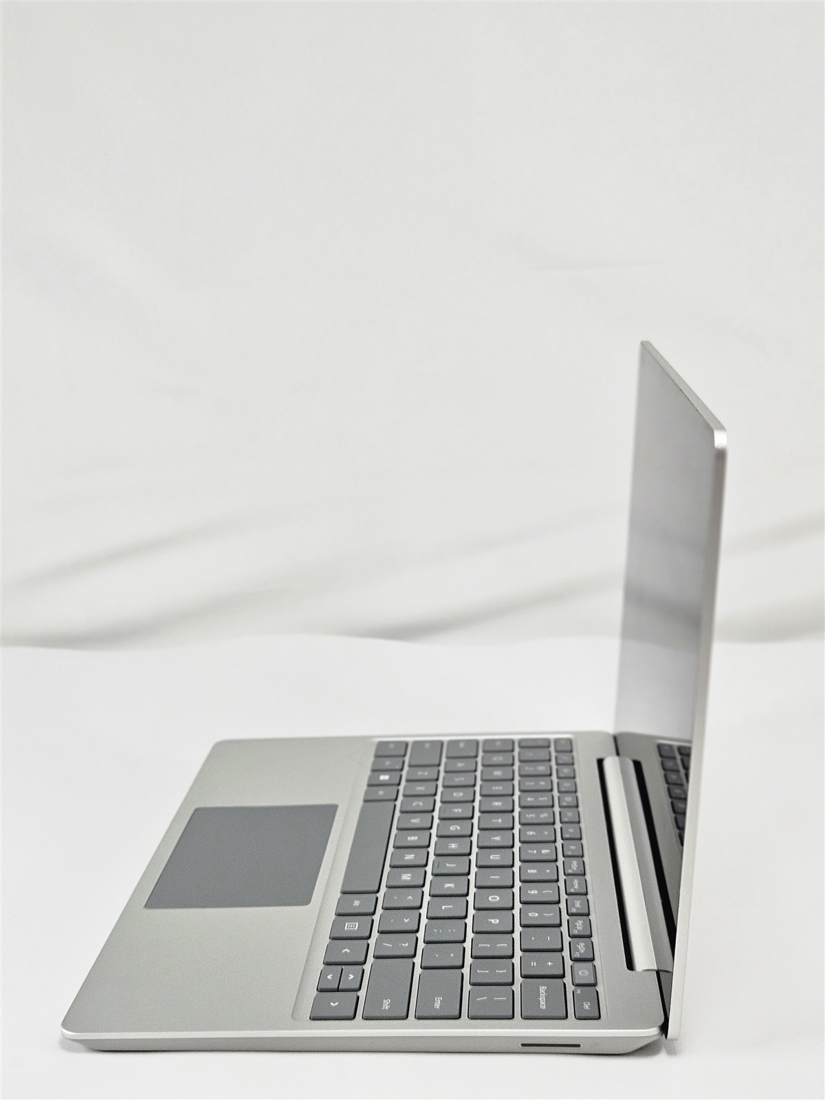 Microsoft Surface Laptop Go 2 i5-1135G7 2.4GHz 256GB SSD 16GB Iris Xe 12.4″