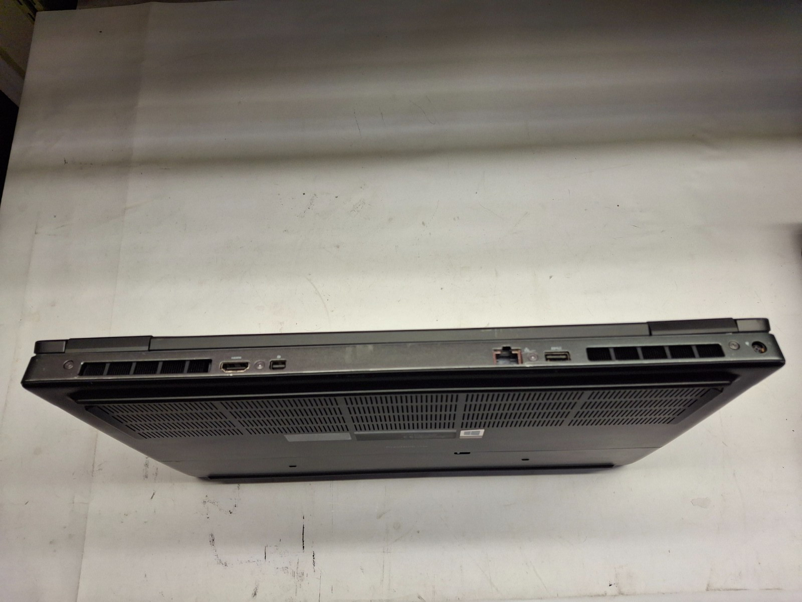 Dell Precision 7730 17.3″ Intel i5-8400H 16GB Quadro P3200 256GB SSD Win11P