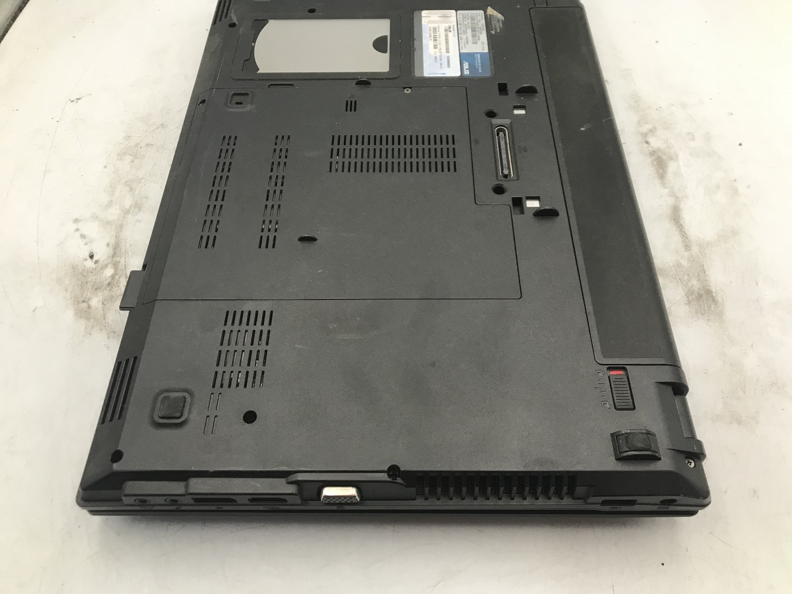 ASUS B53S XH71 – BOOTS TO BIOS – INTEL I7 2620M – 8GB RAM – READ DESCRIP – BB