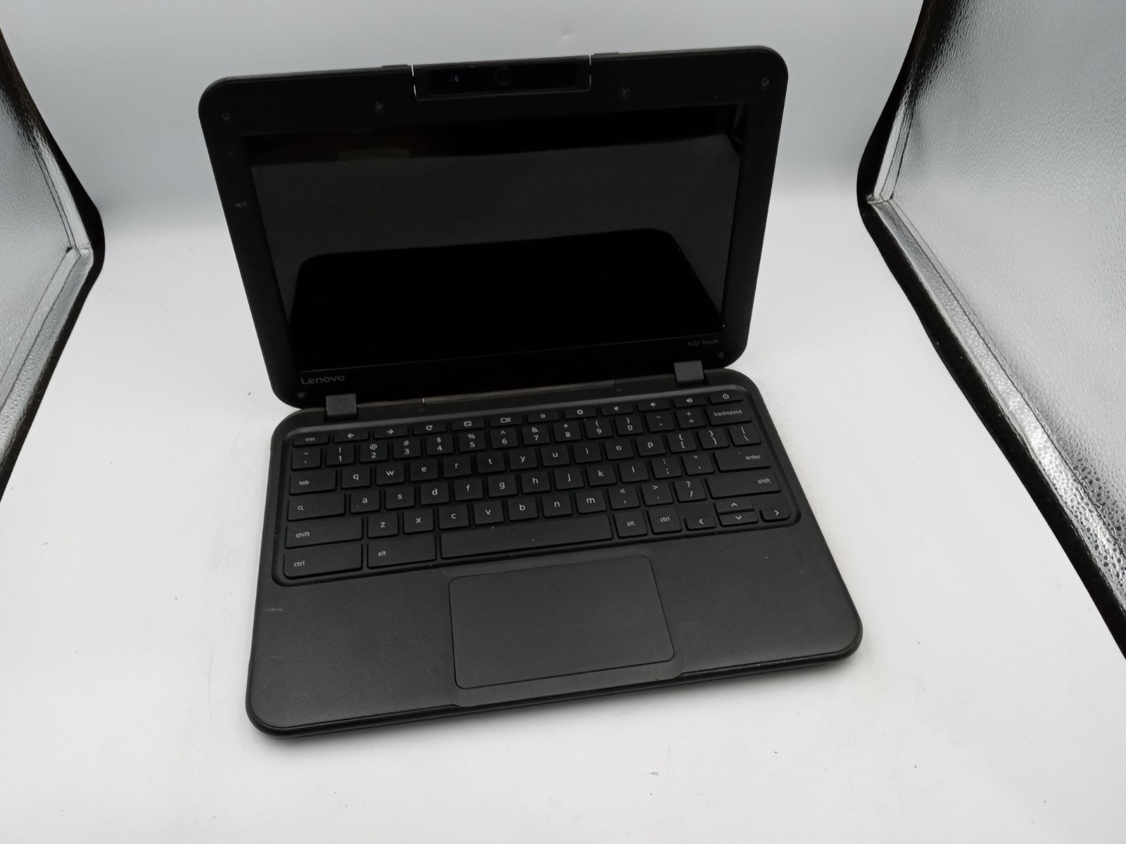 Lot of 8 – Lenovo N22 / N23 Chromebook Laptops – FOR PARTS – VARIOUS ISSUES -RR