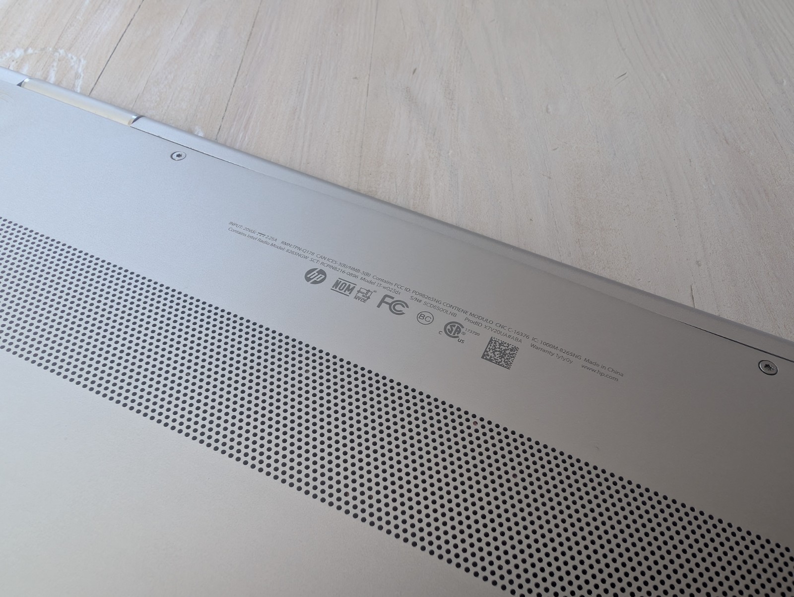 HP Spectre x360 2-in1 13-w023dx 13.3″ FHD Touch i7-7500U 16GB no ssd,ac,os