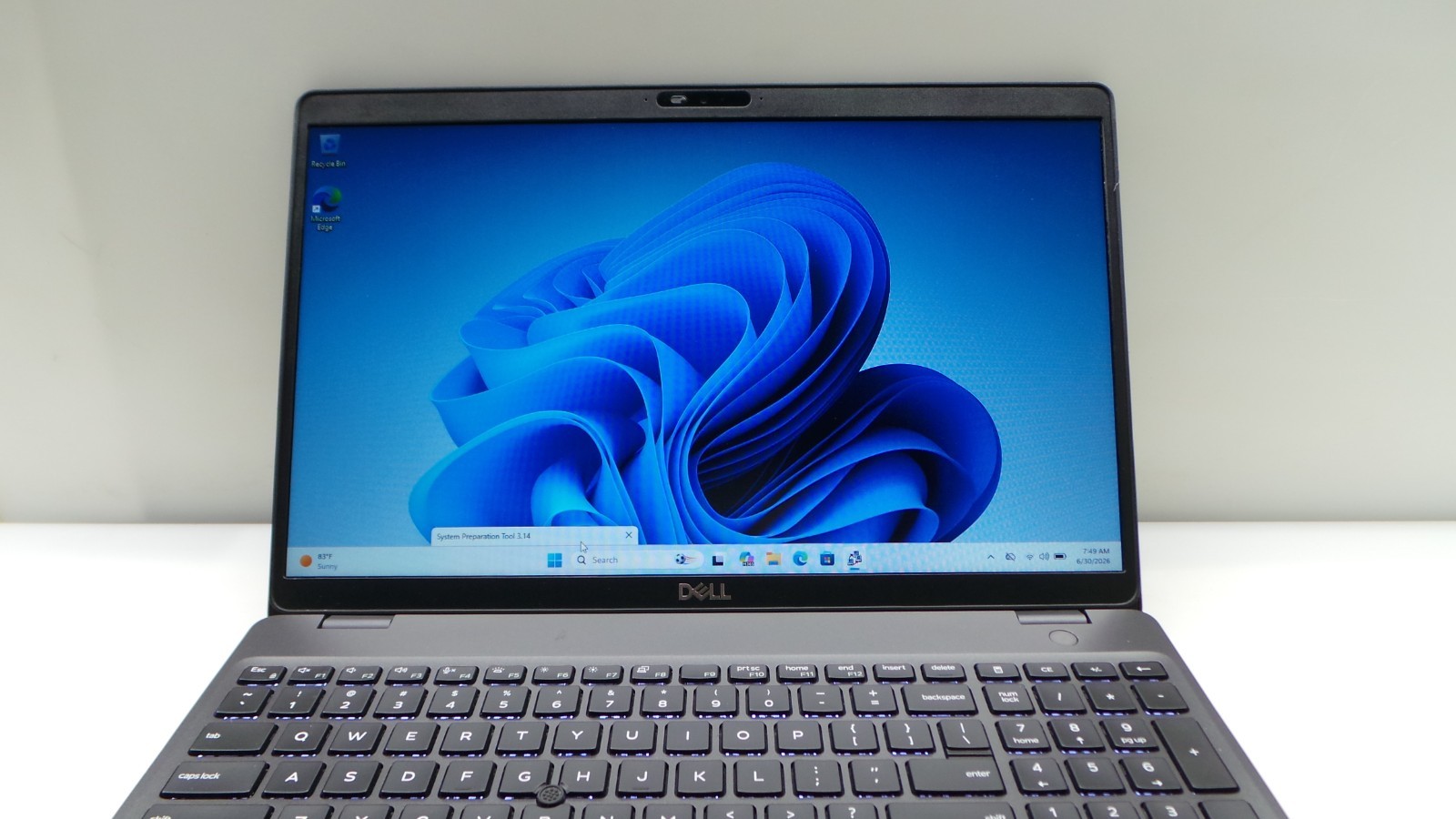 Dell Latitude 5501 15.6″ | i7-9850H 2.60GHz | 16GB RAM 256GB NVMe | WIN 11 PRO