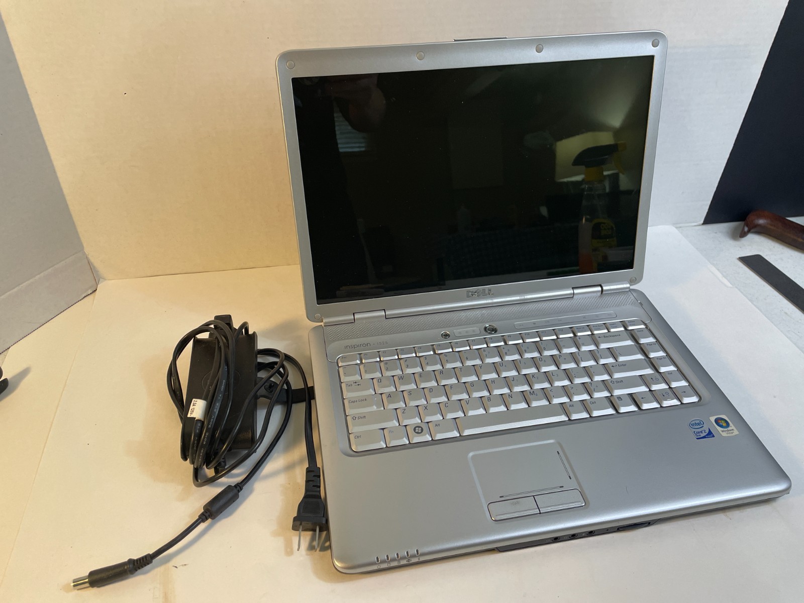 Dell Inspiron 1525 Retro 15.4″ Laptop Core2 DUO 2.00GHz 3GB Vista ~ Bad Battery