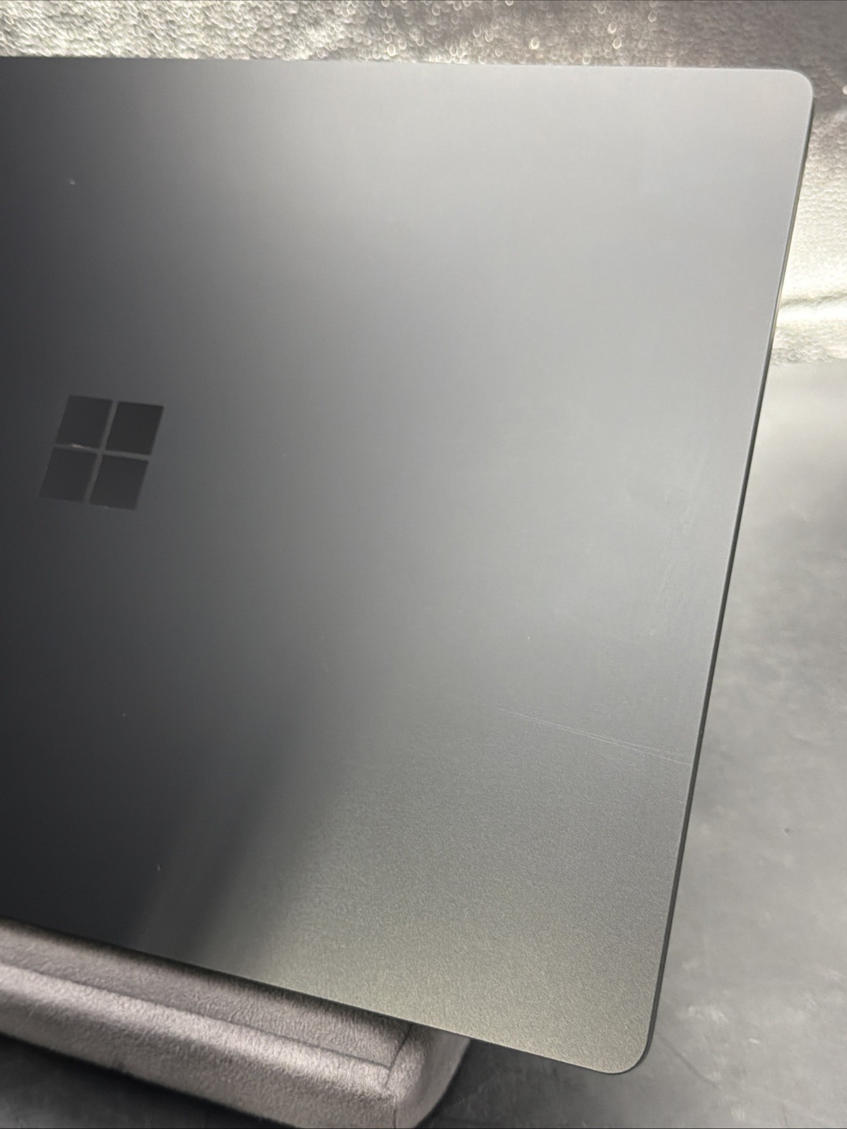 Microsoft Surface Laptop 3 1873 15″ Ryzen 5 Surface Edition 2.1GHz 8GB RAM 256 S
