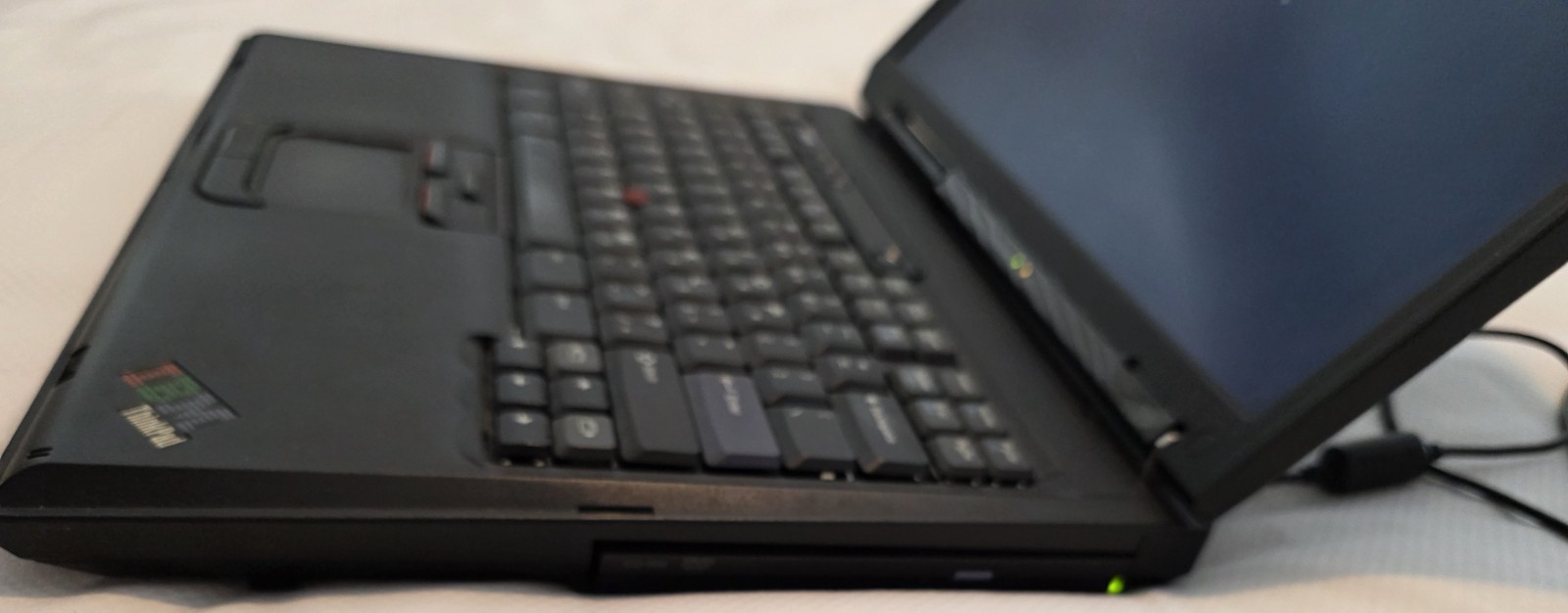 Vintage IBM ThinkPad R40 Windows XP Pro Factory Restore Pentium M Working